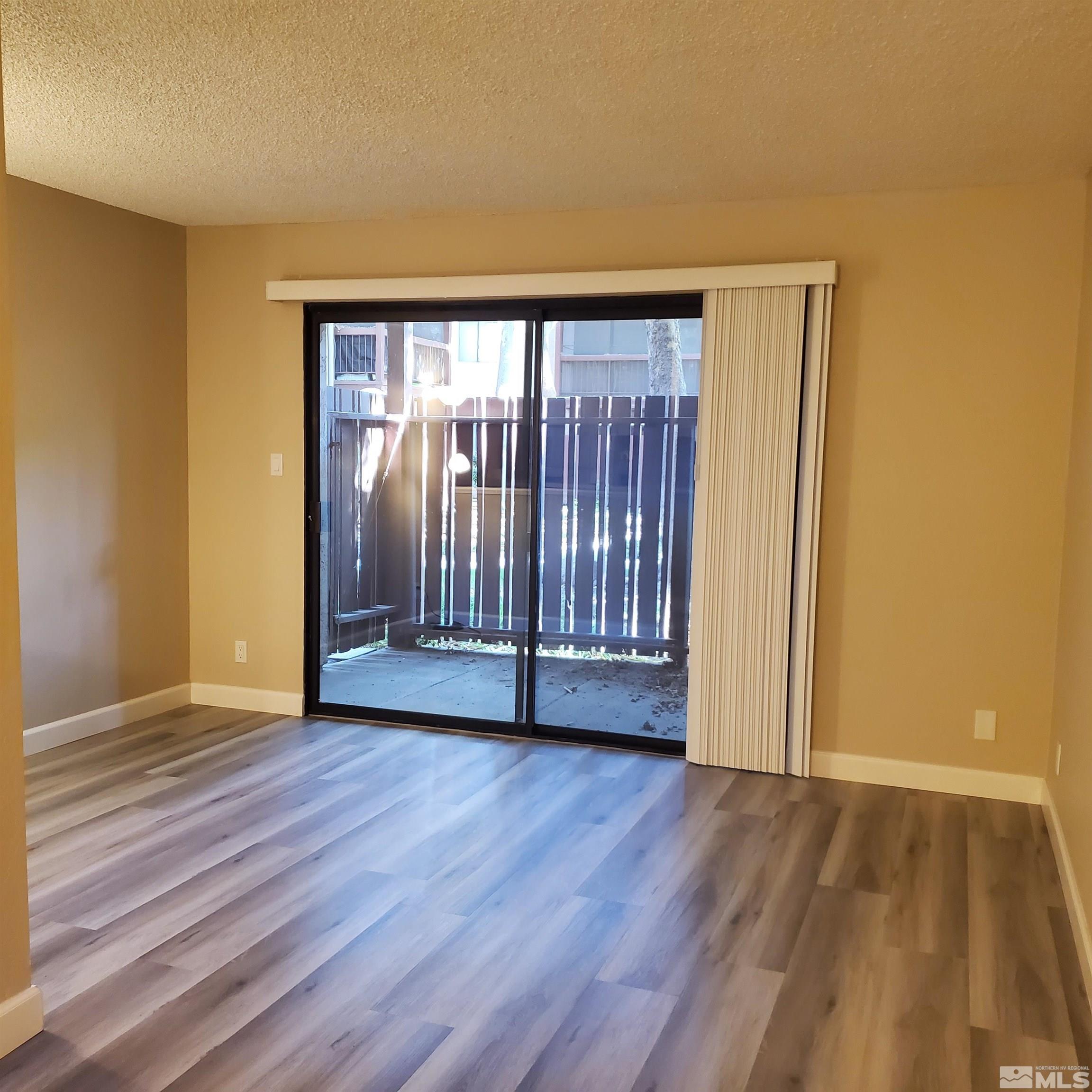 Photo #2: 240010337 Listing 