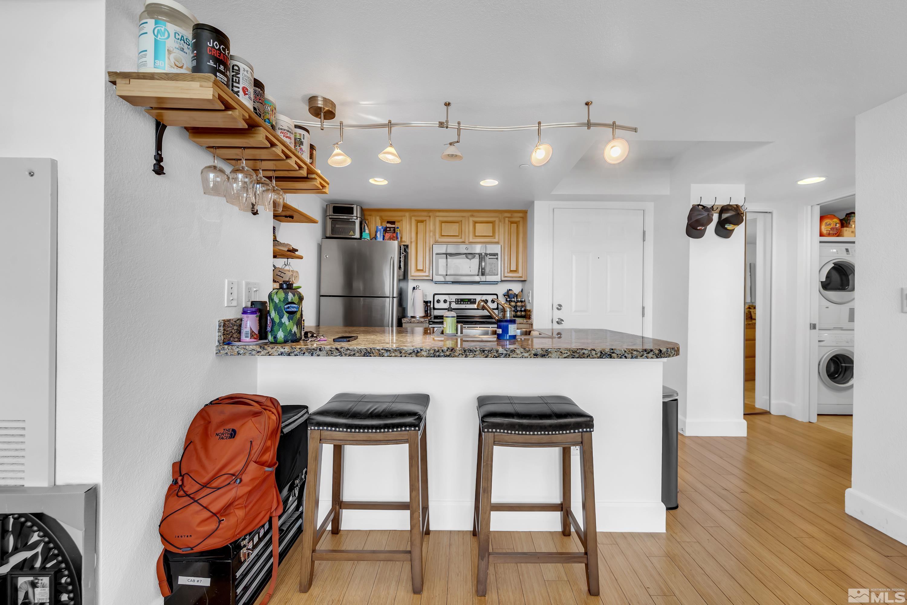 Photo #4: 240010369 Listing 