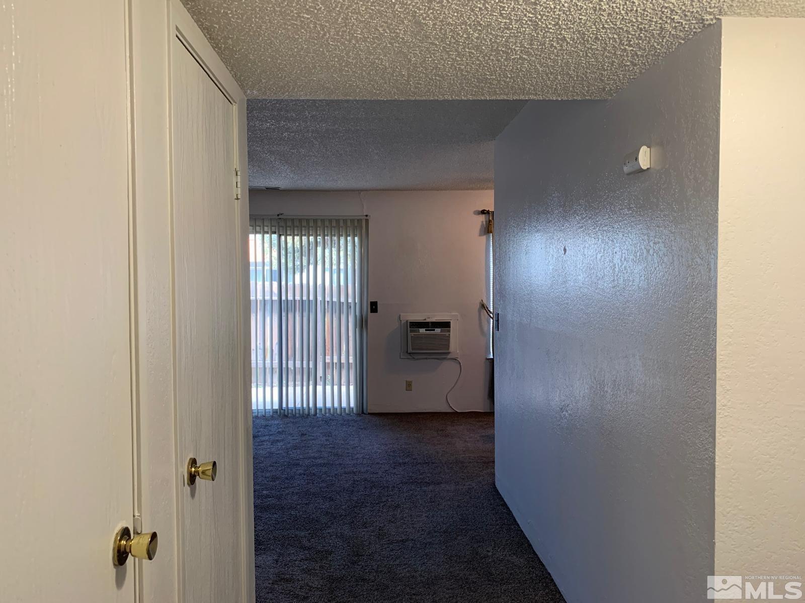 Photo #3: 240010376 Listing 