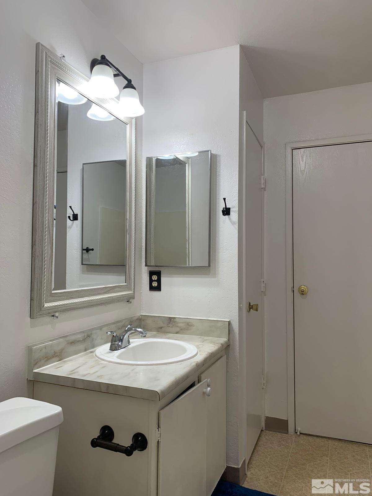 Photo #4: 240010376 Listing: Photo #4