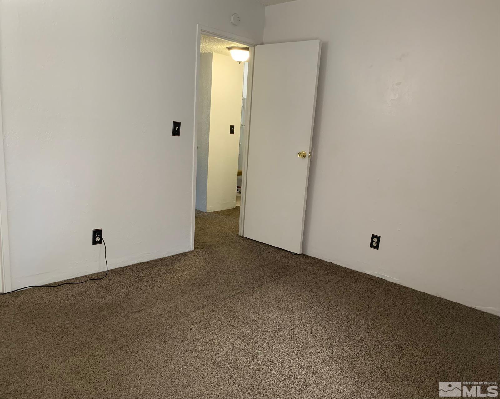 Photo #8: 240010376 Listing: Photo #8