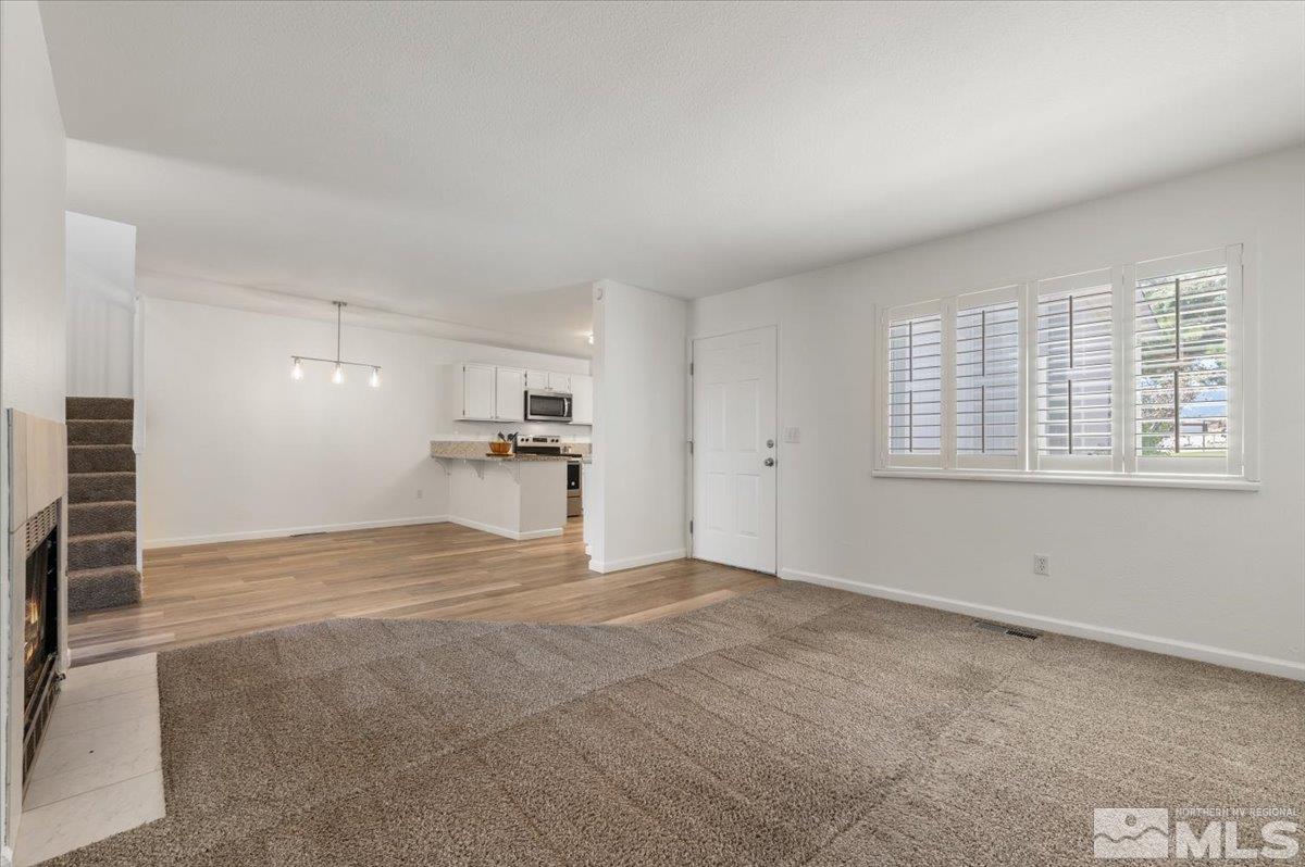 Photo #4: 240010471 Listing 