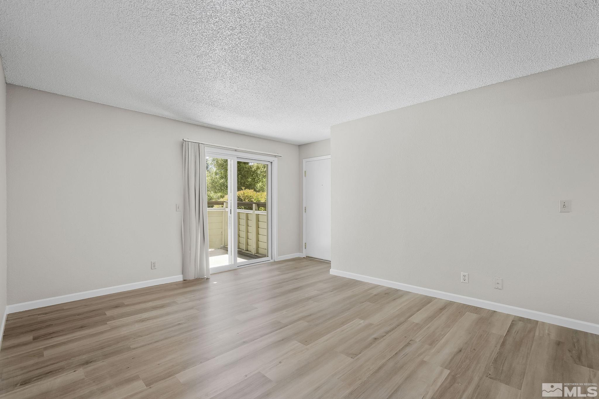 Photo #4: 240010483 Listing 