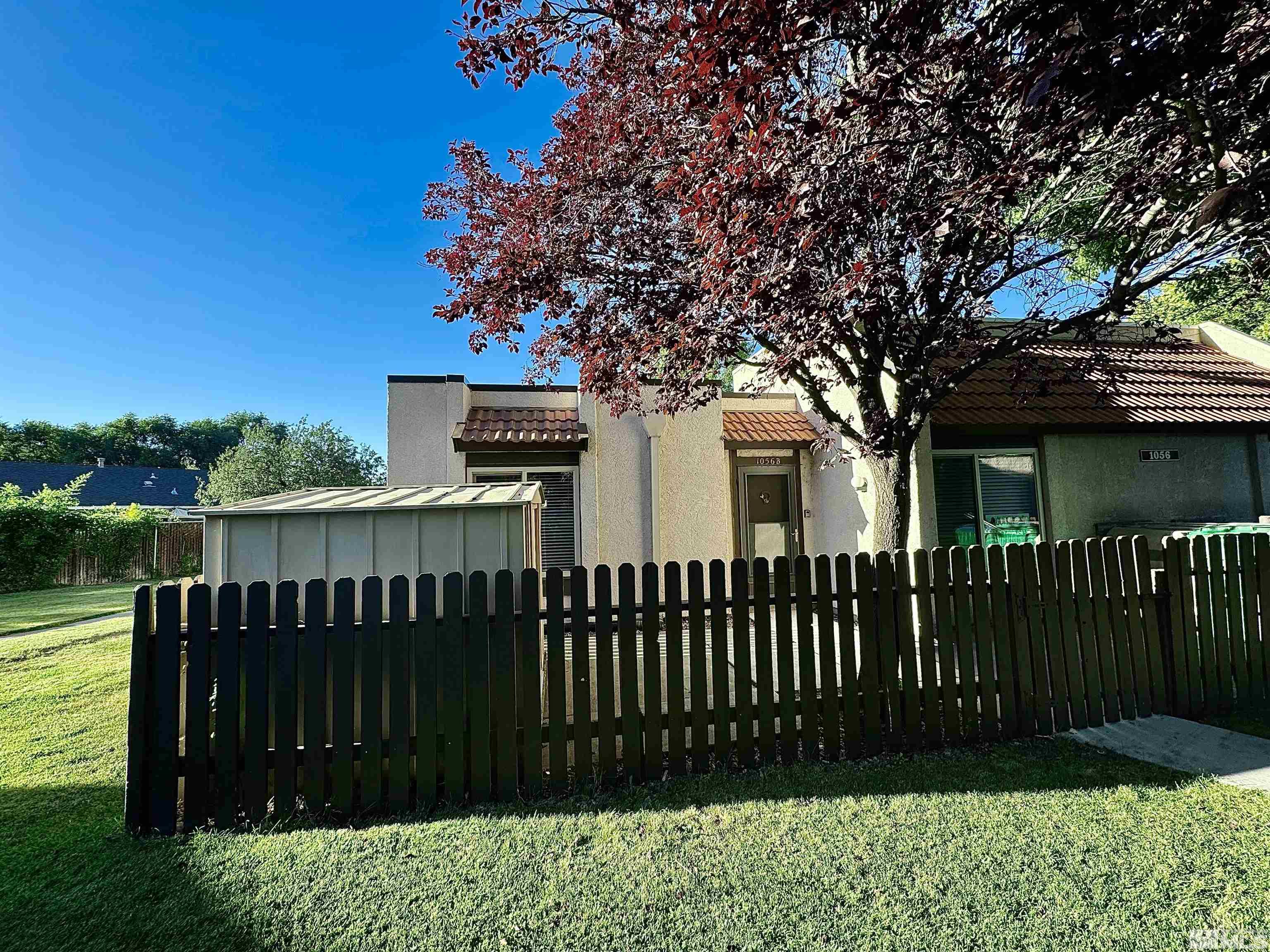 Photo #2: 240010528 Listing 