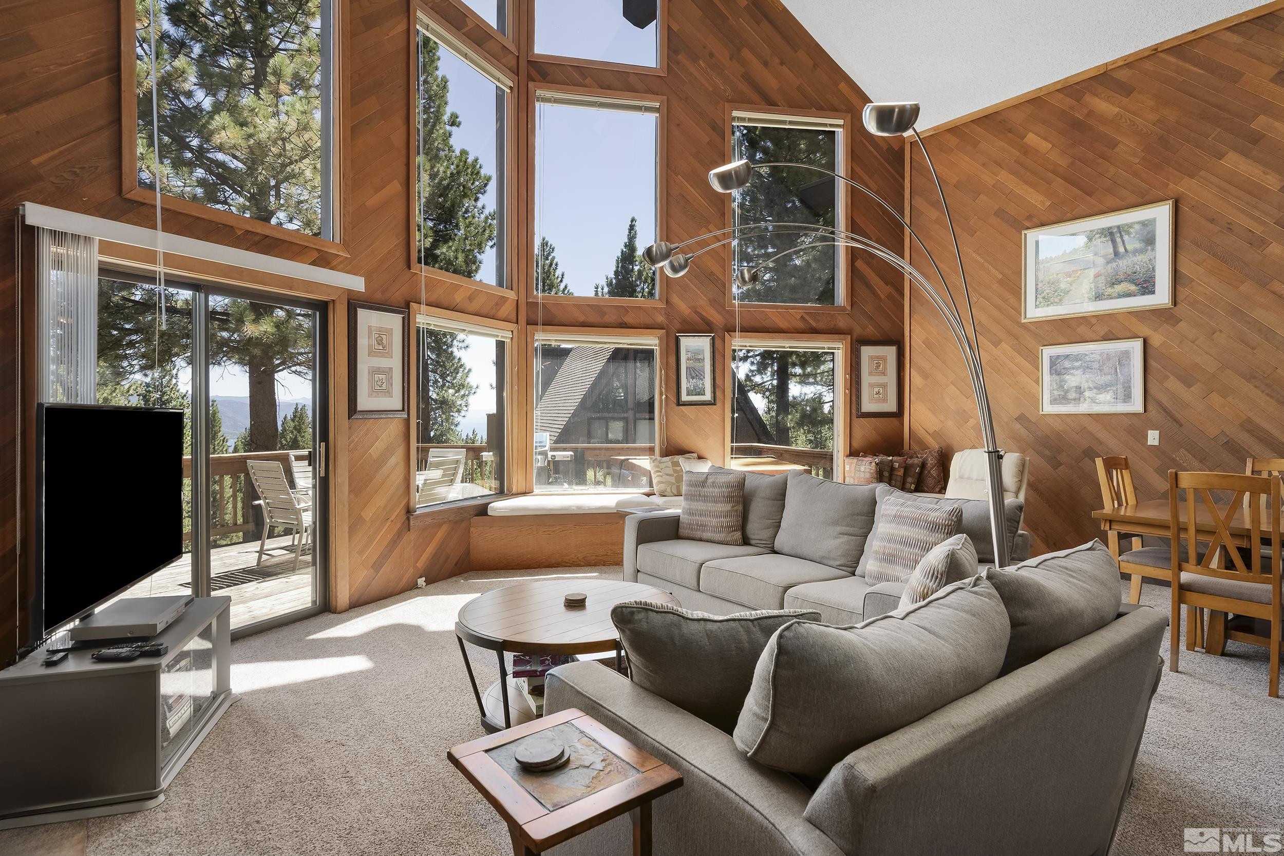Photo #2: 240010553 Listing 