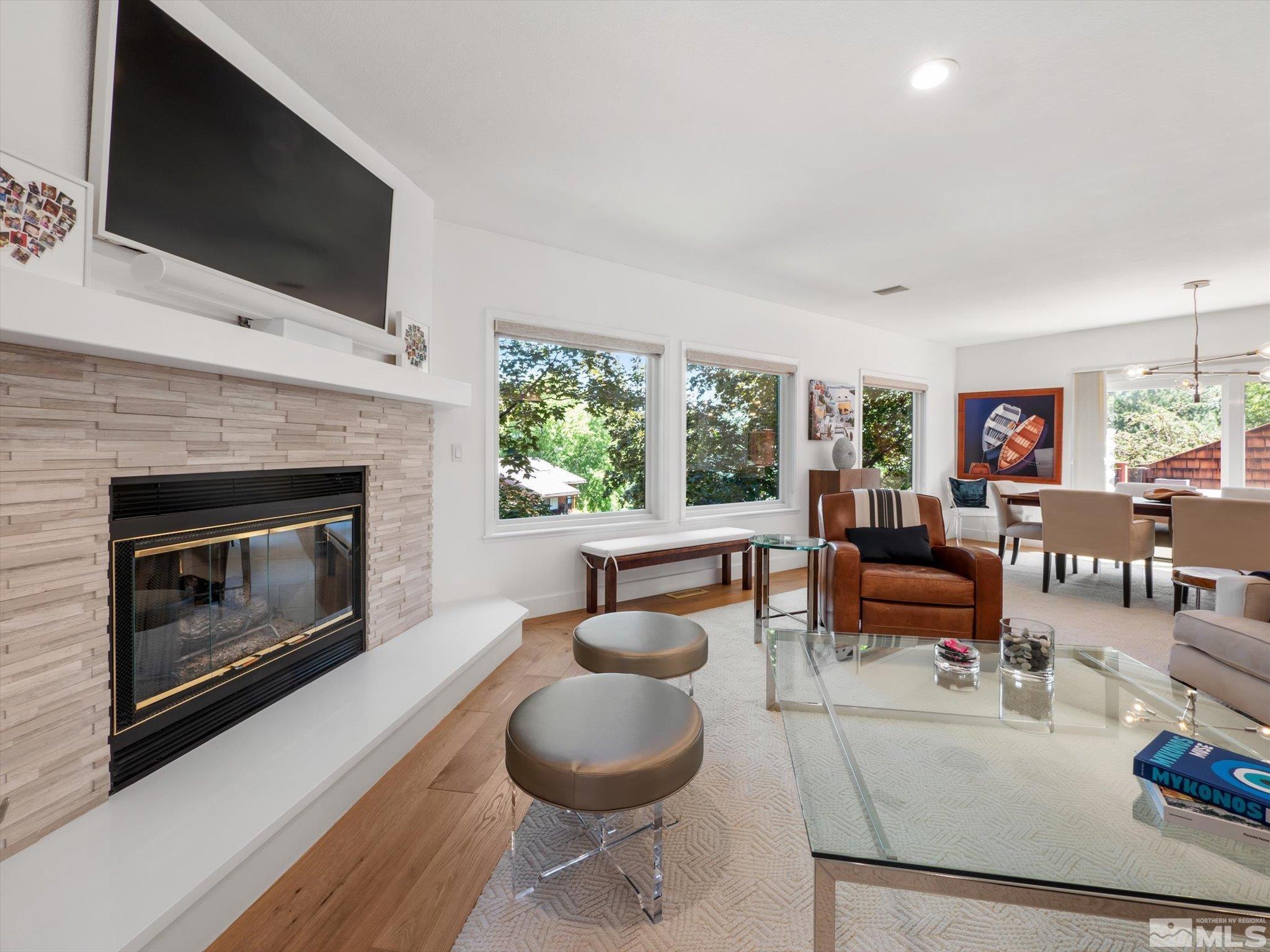 Photo #4: 240010601 Listing 