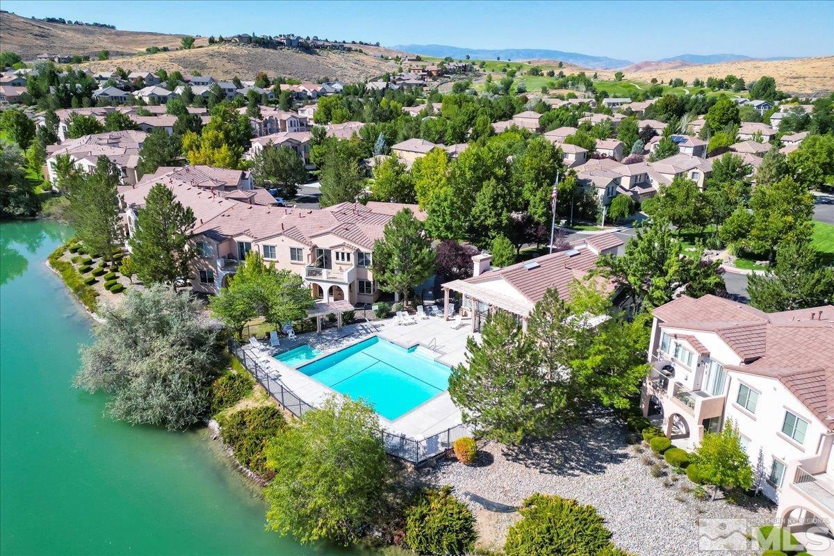 Photo #2: 240010629 Listing 