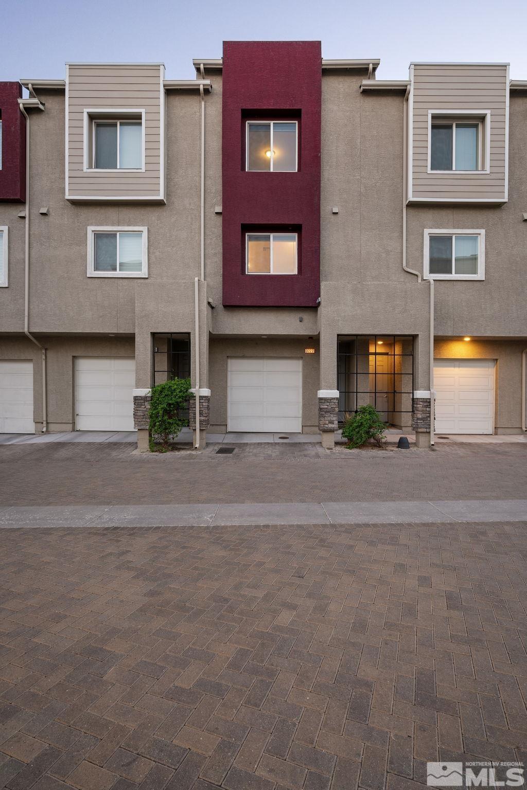 Photo #2: 240010669 Listing 
