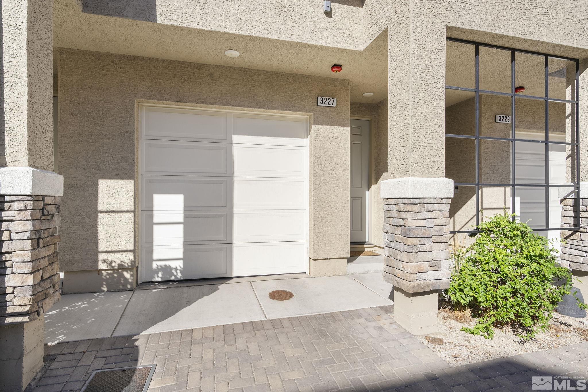 Photo #3: 240010669 Listing 