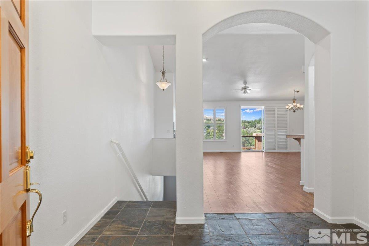 Photo #5: 240010672 Listing 