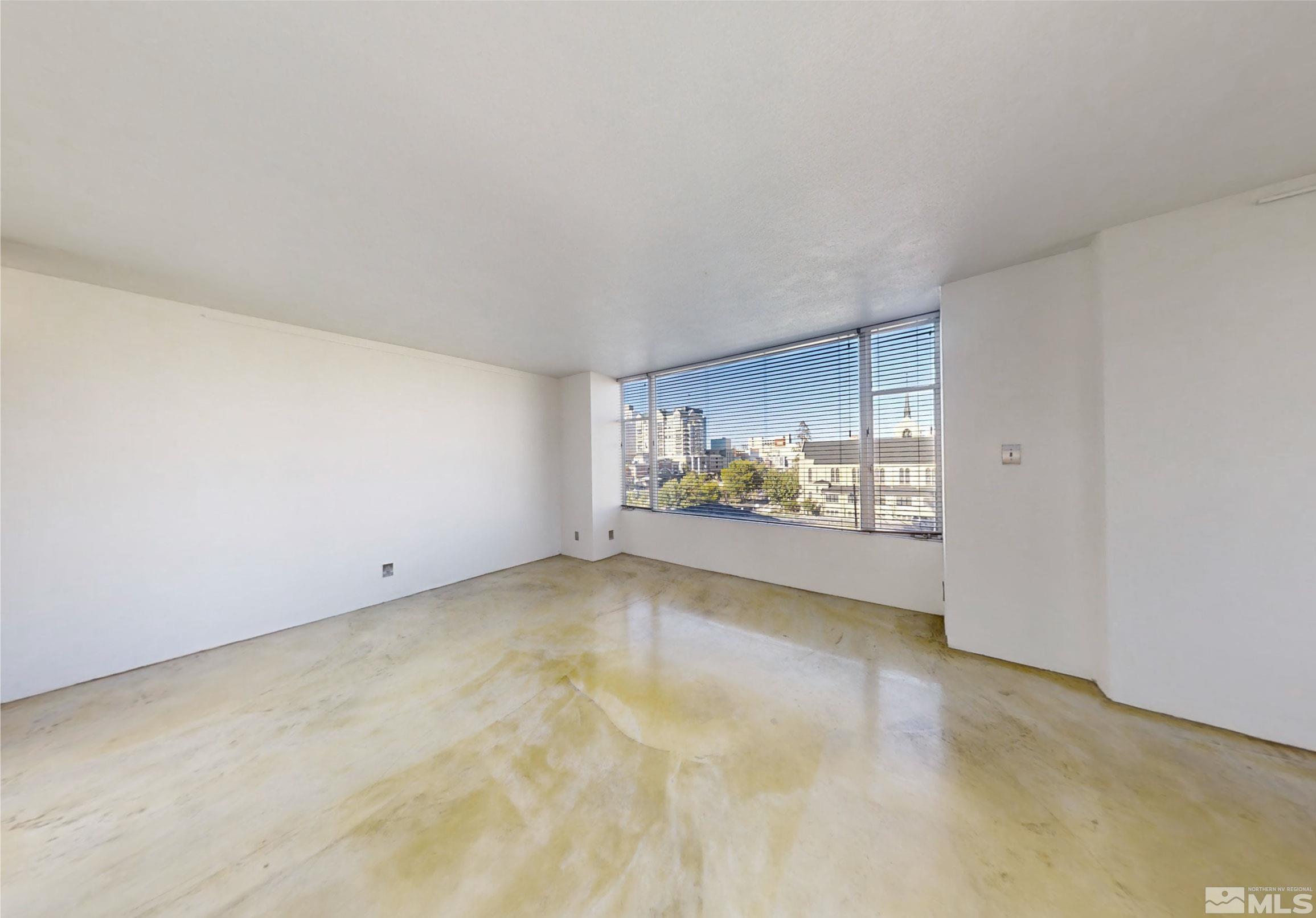 Photo #3: 240010699 Listing 