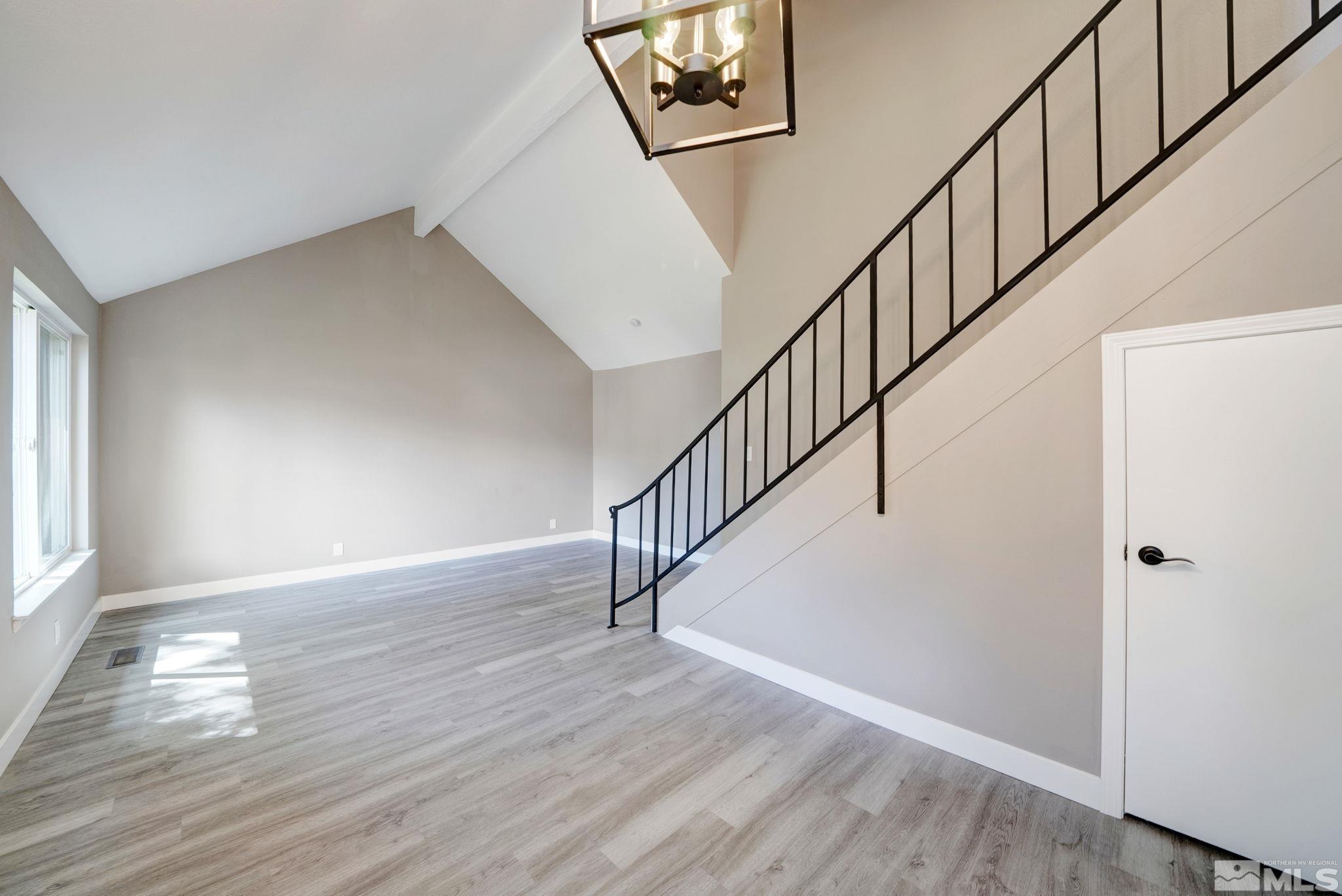 Photo #6: 240010826 Listing 
