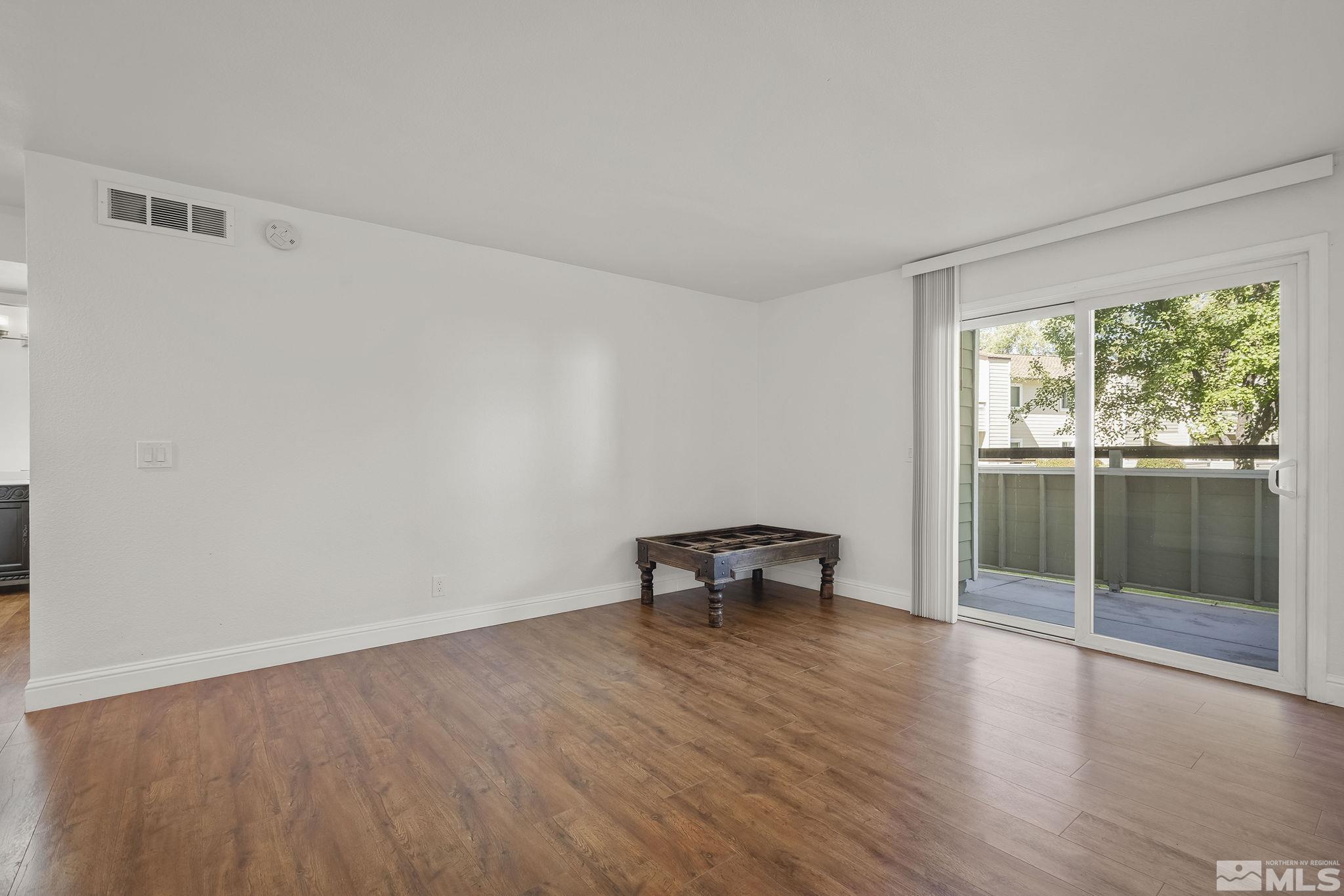 Photo #5: 240010845 Listing 