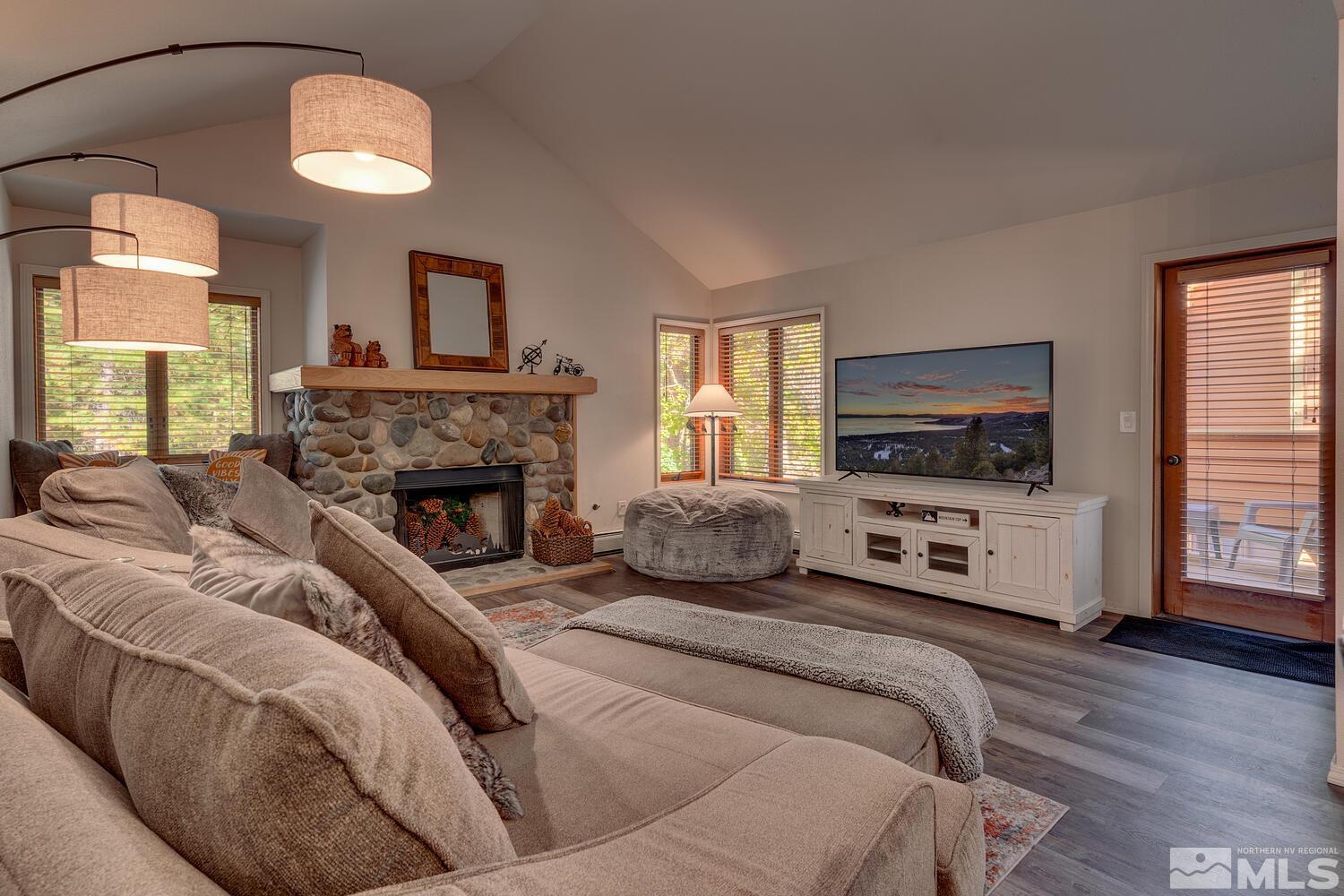 Photo #3: 240010849 Listing 