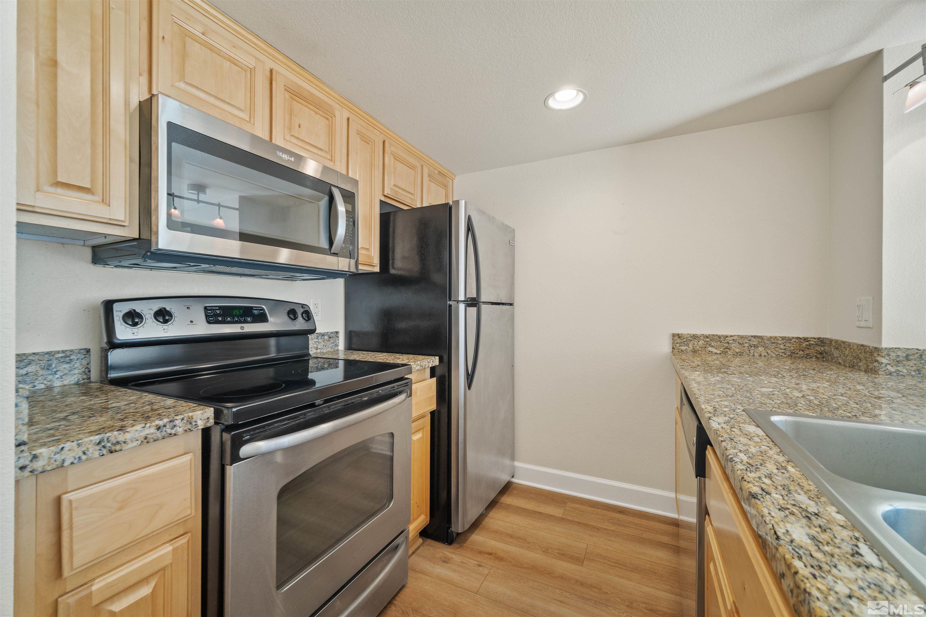 Photo #6: 240010873 Listing 