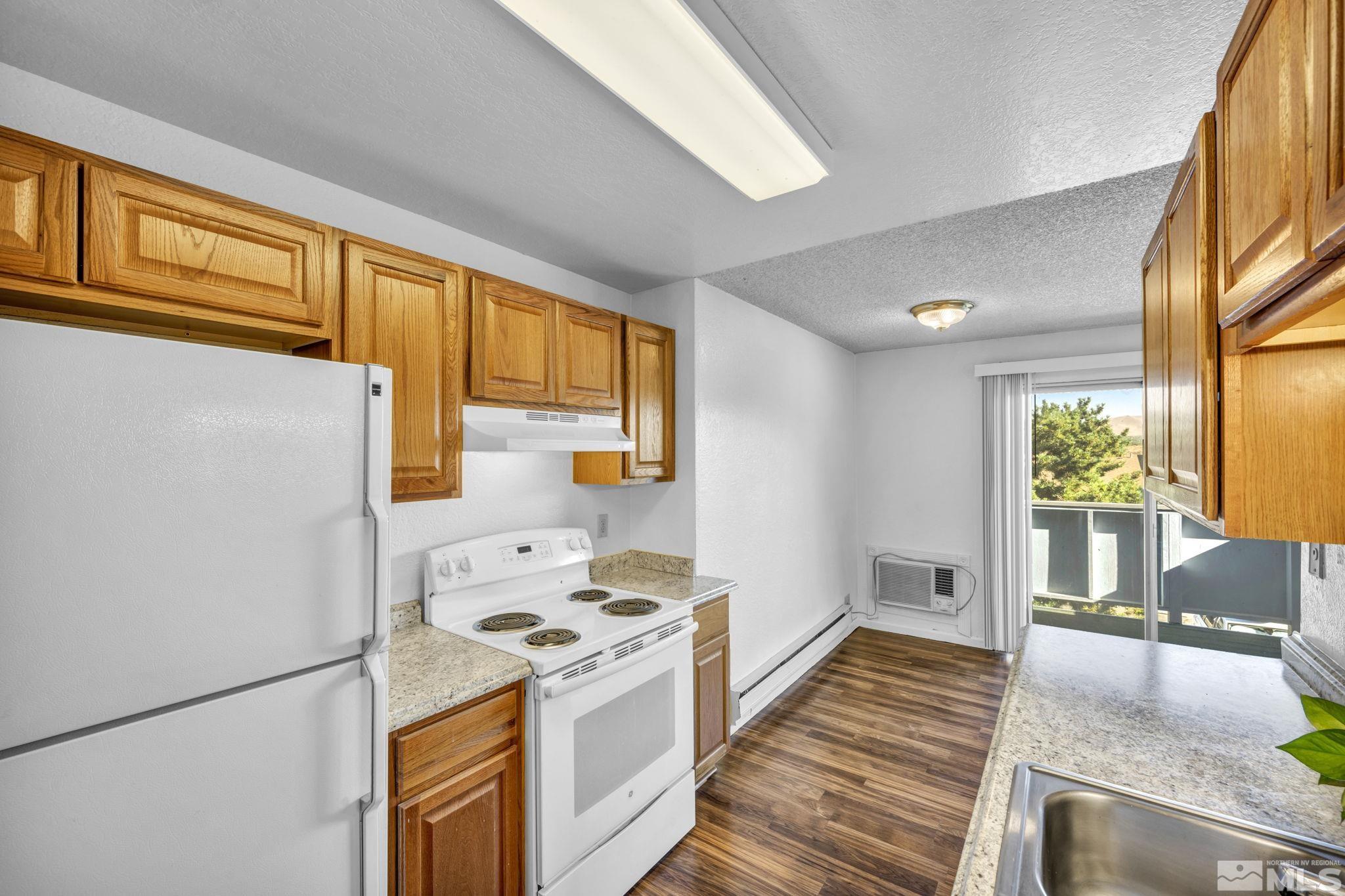 Photo #5: 240010904 Listing: Photo #5