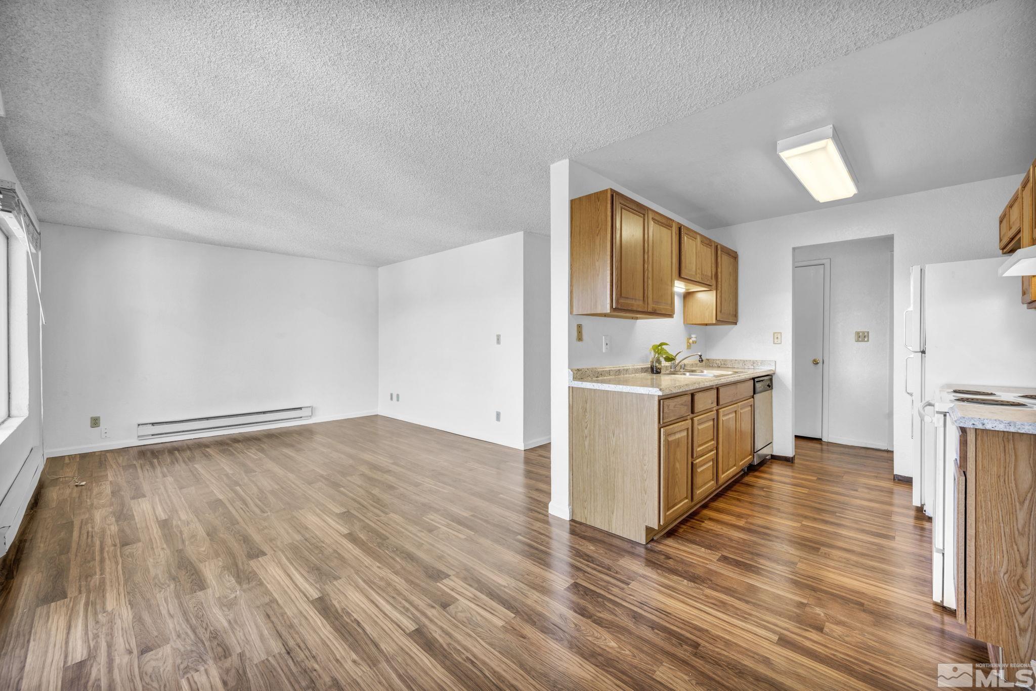 Photo #6: 240010904 Listing: Photo #6