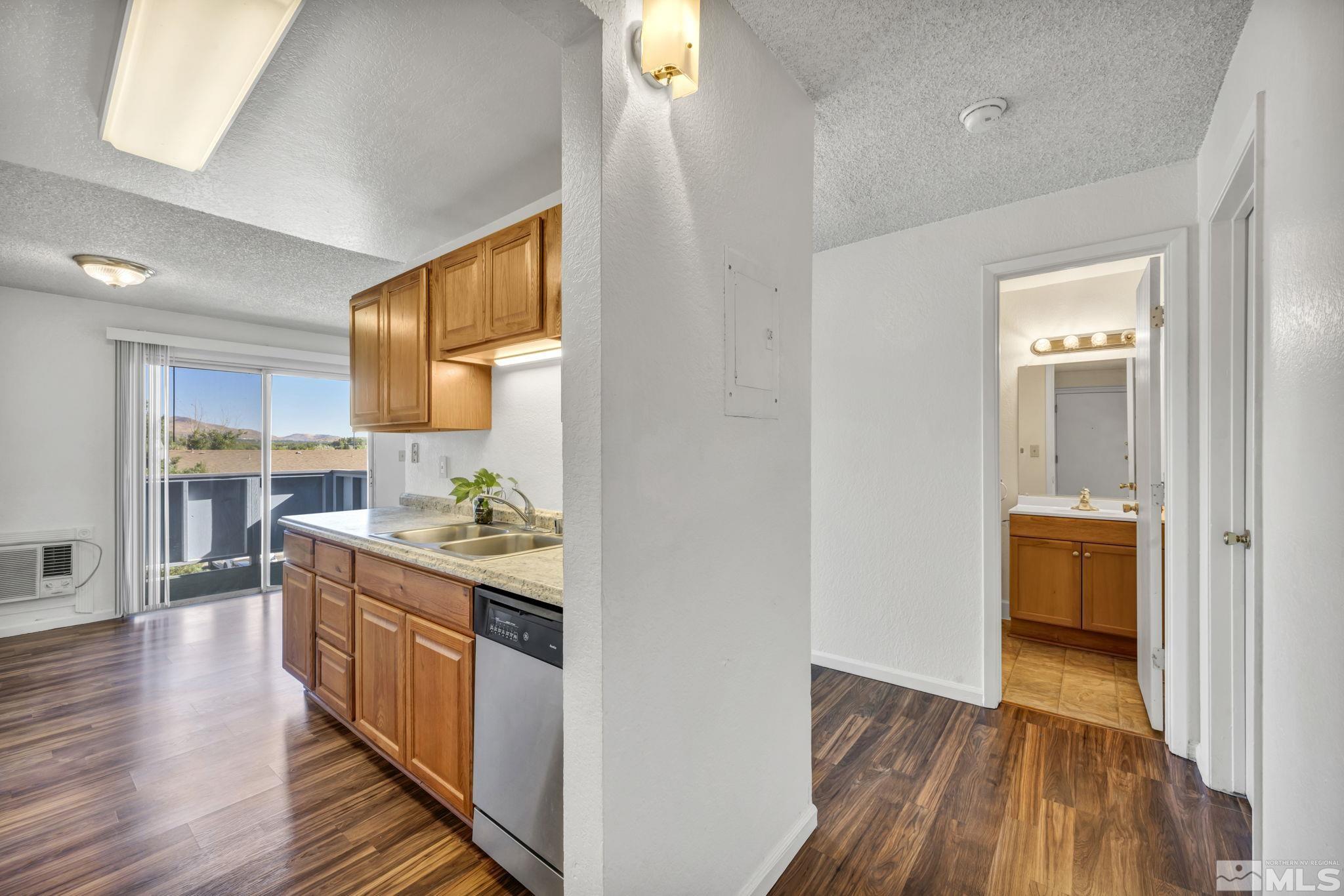 Photo #9: 240010904 Listing: Photo #9