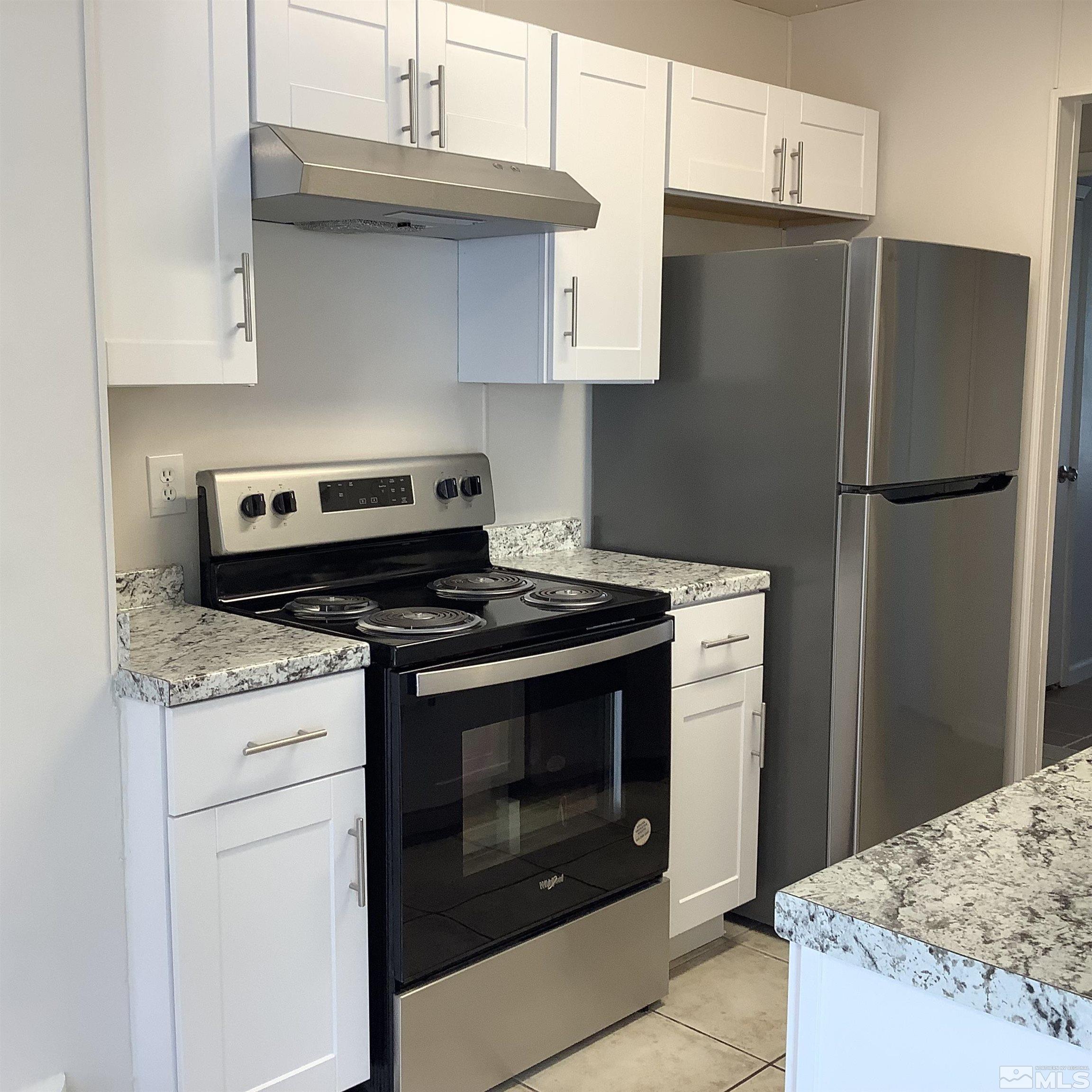 Photo #2: 240010939 Listing 