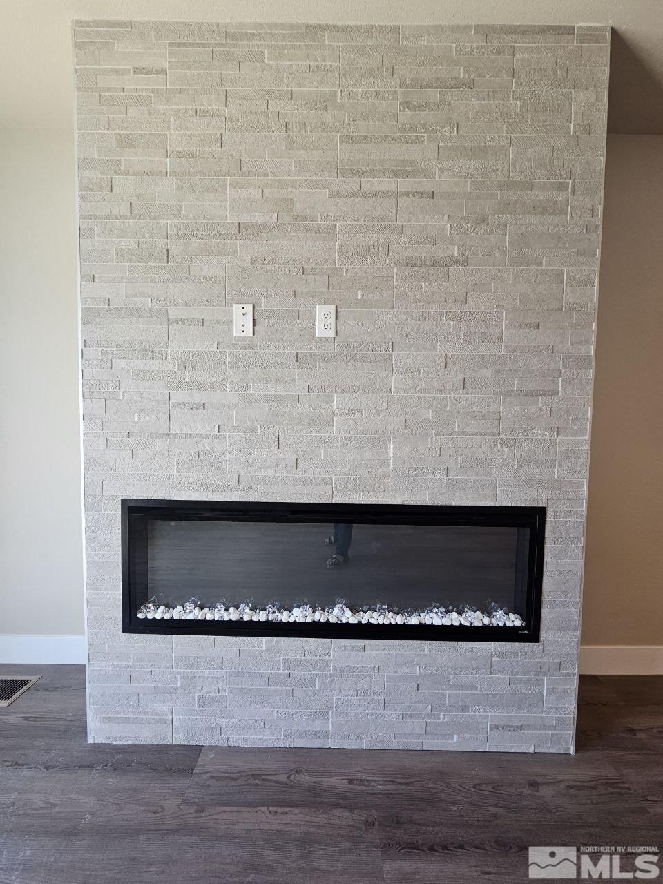Photo #4: 240011000 Listing 