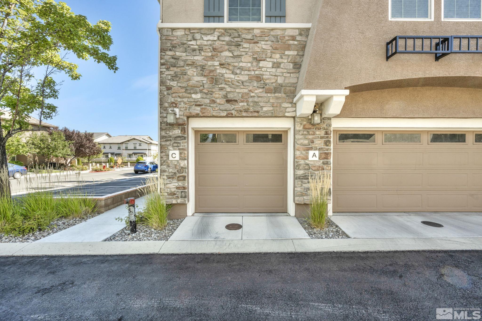 Photo #2: 240011086 Listing 