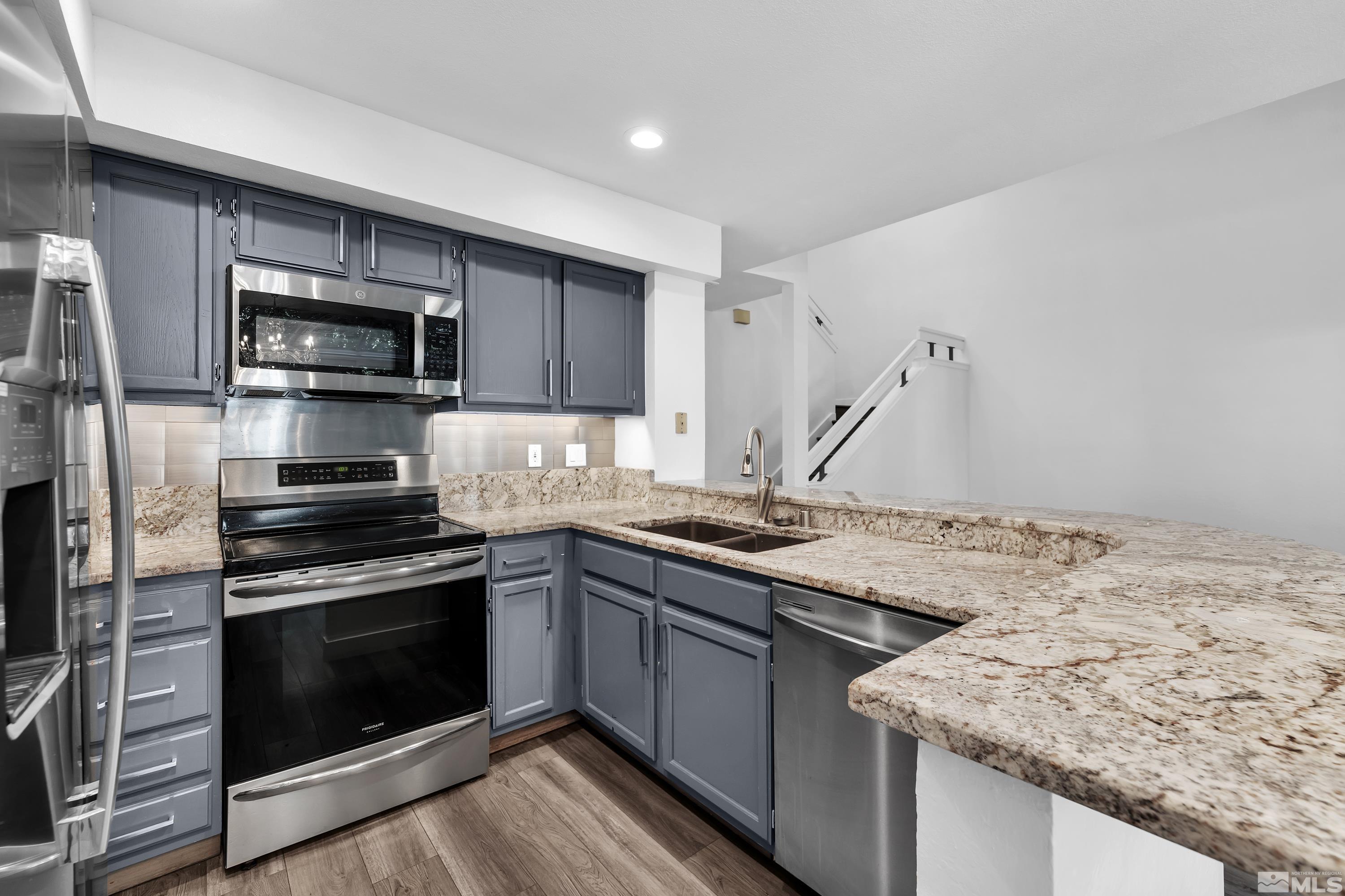 Photo #2: 240011131 Listing 