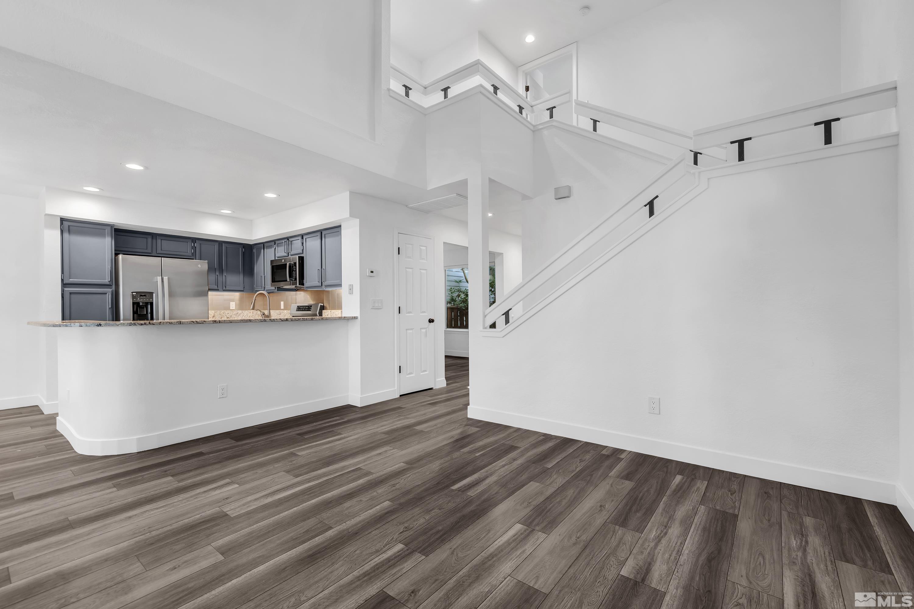 Photo #3: 240011131 Listing 