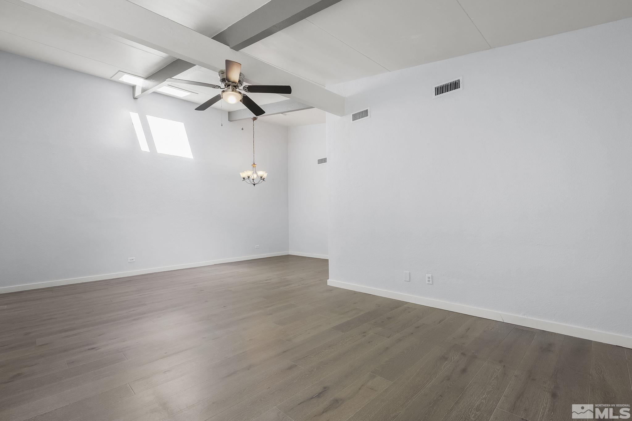 Photo #4: 240011142 Listing 