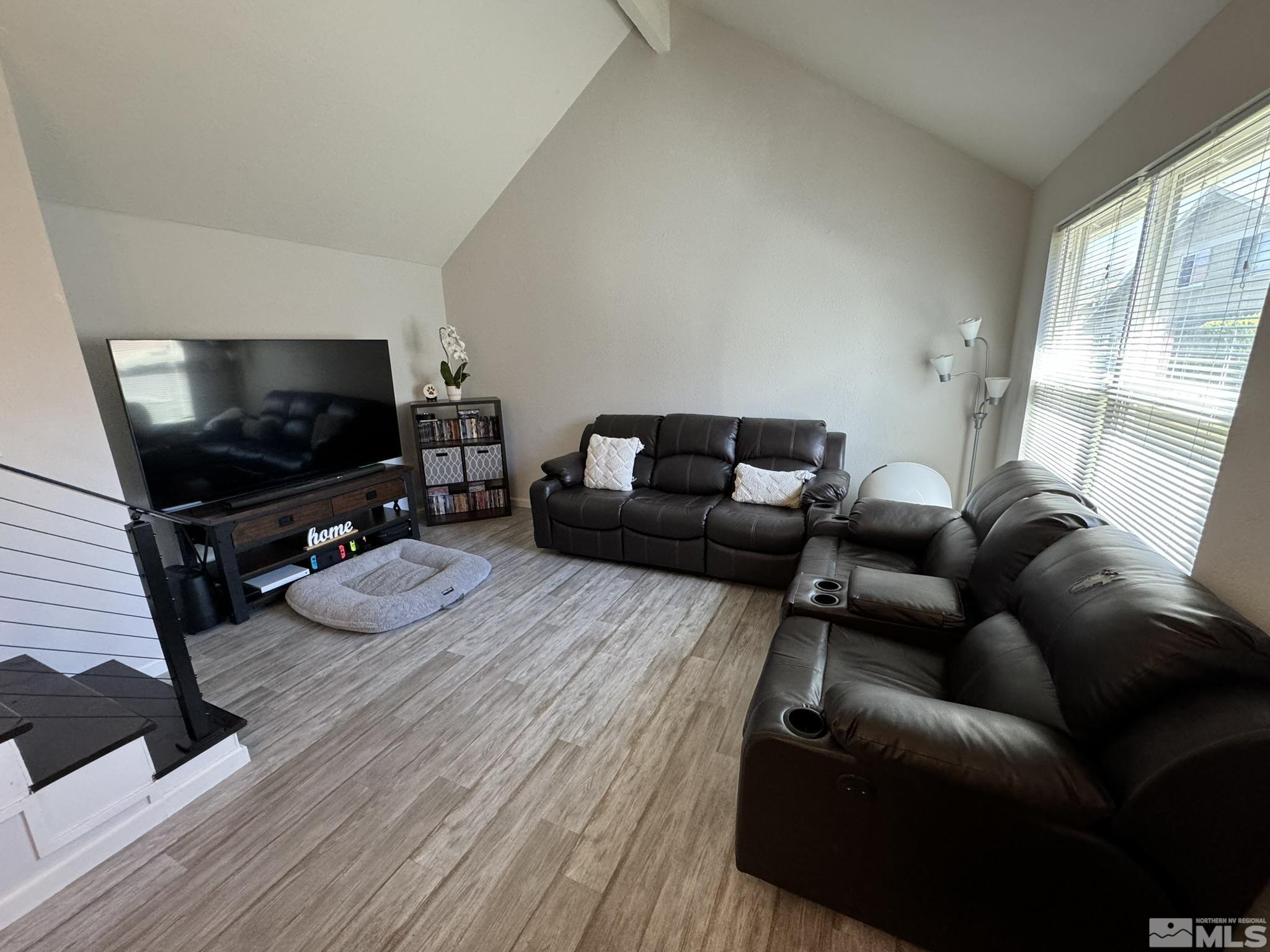 Photo #2: 240011238 Listing 