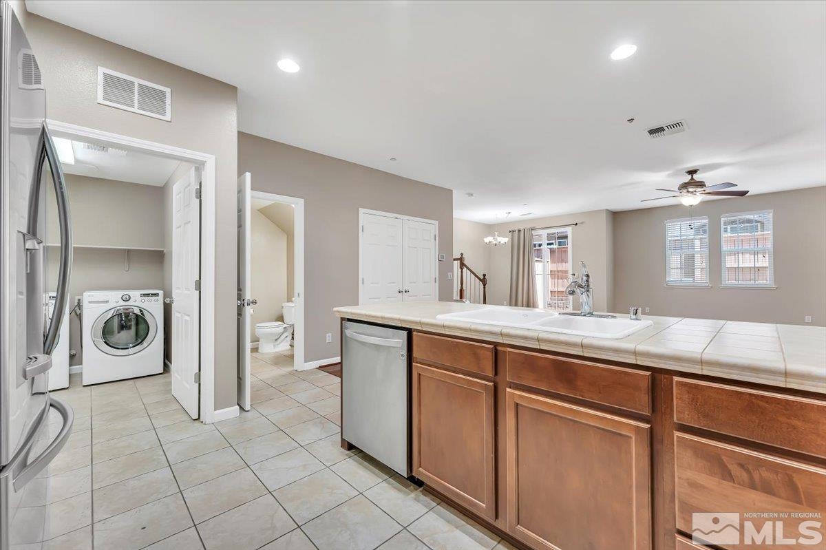 Photo #4: 240011515 Listing 