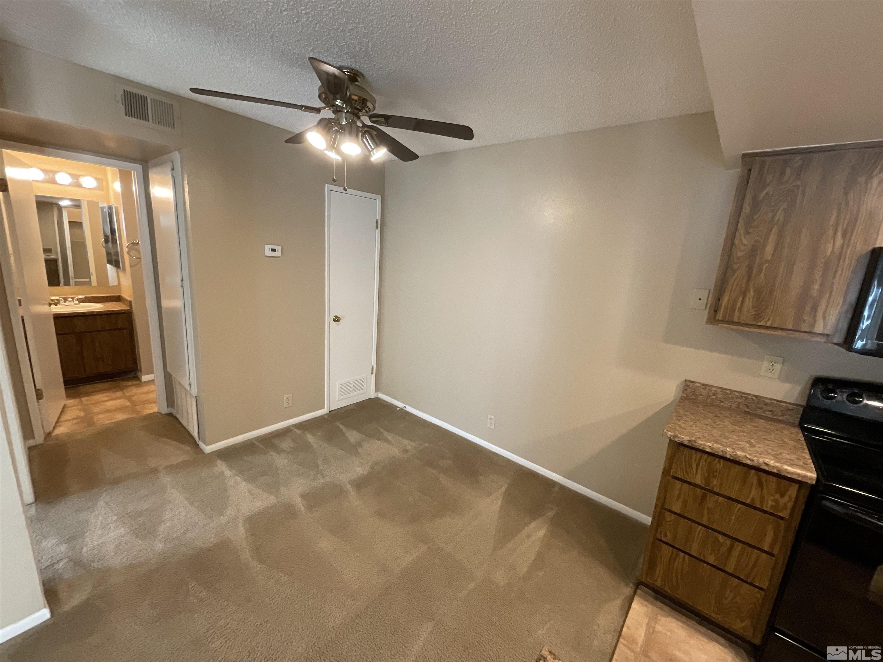 Photo #5: 240011540 Listing 