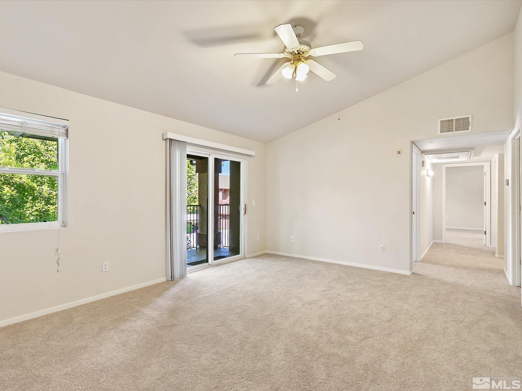 Photo #3: 240011701 Listing 