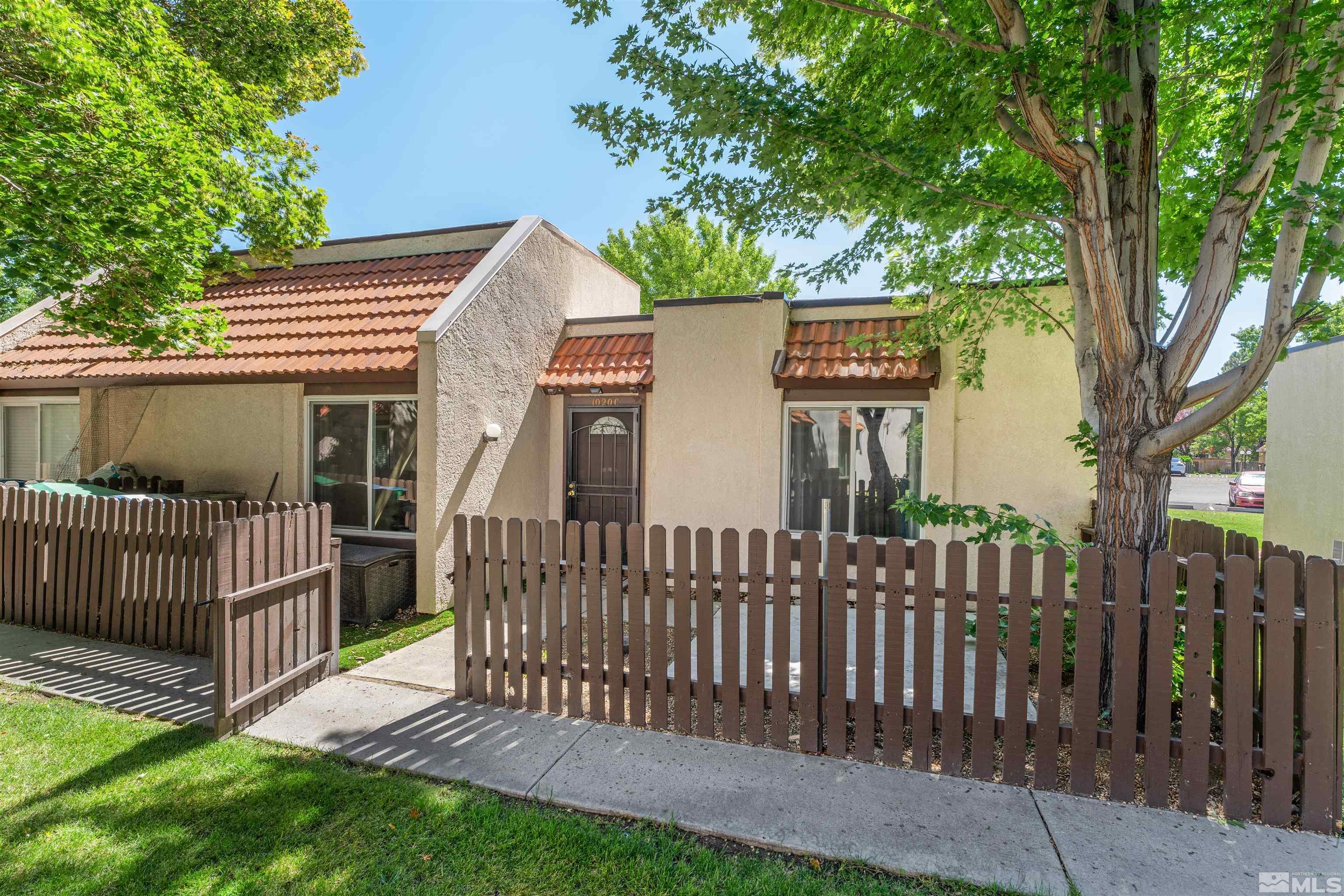 Photo #3: 240011821 Listing 