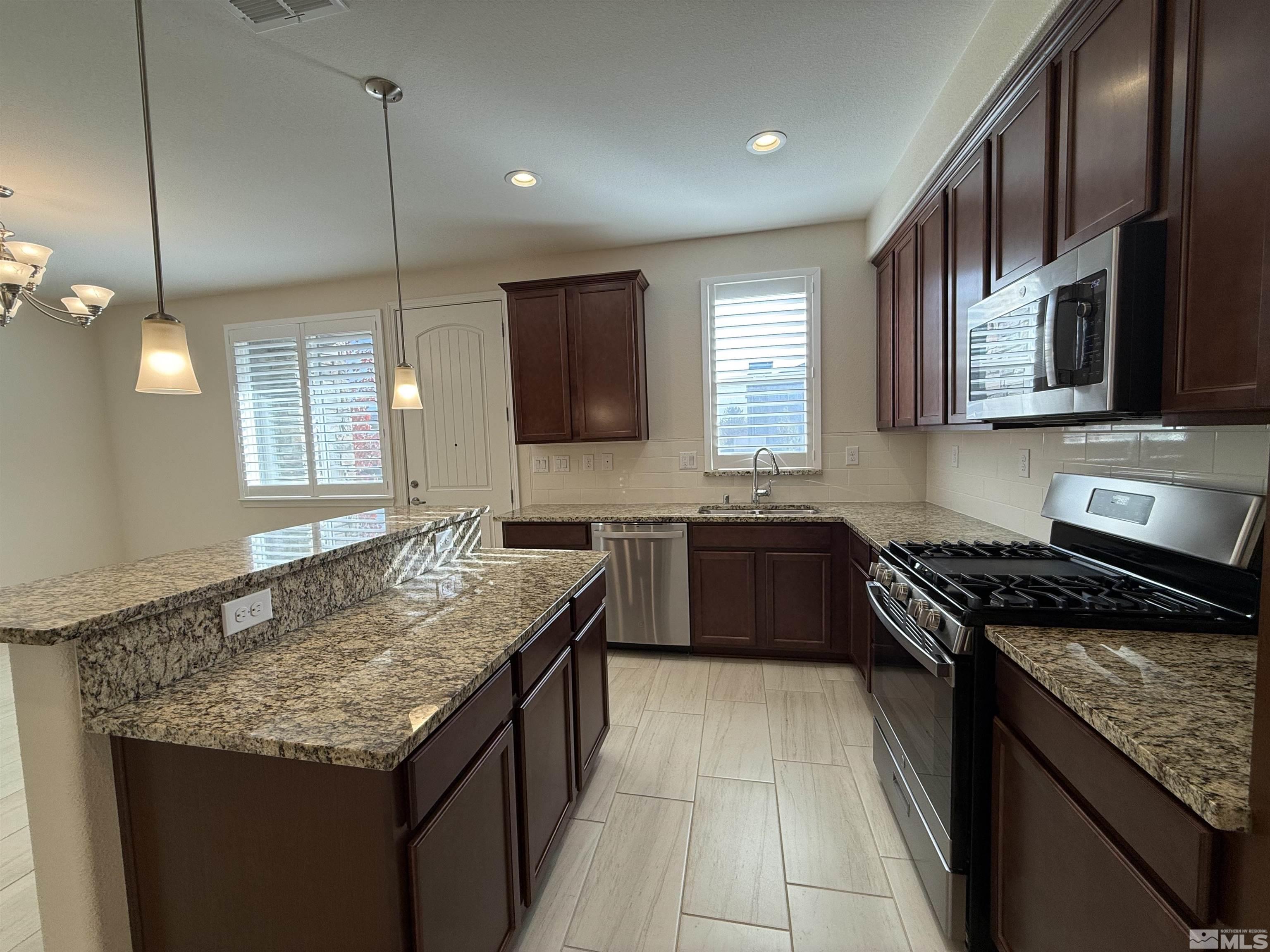 Photo #5: 240011903 Listing 