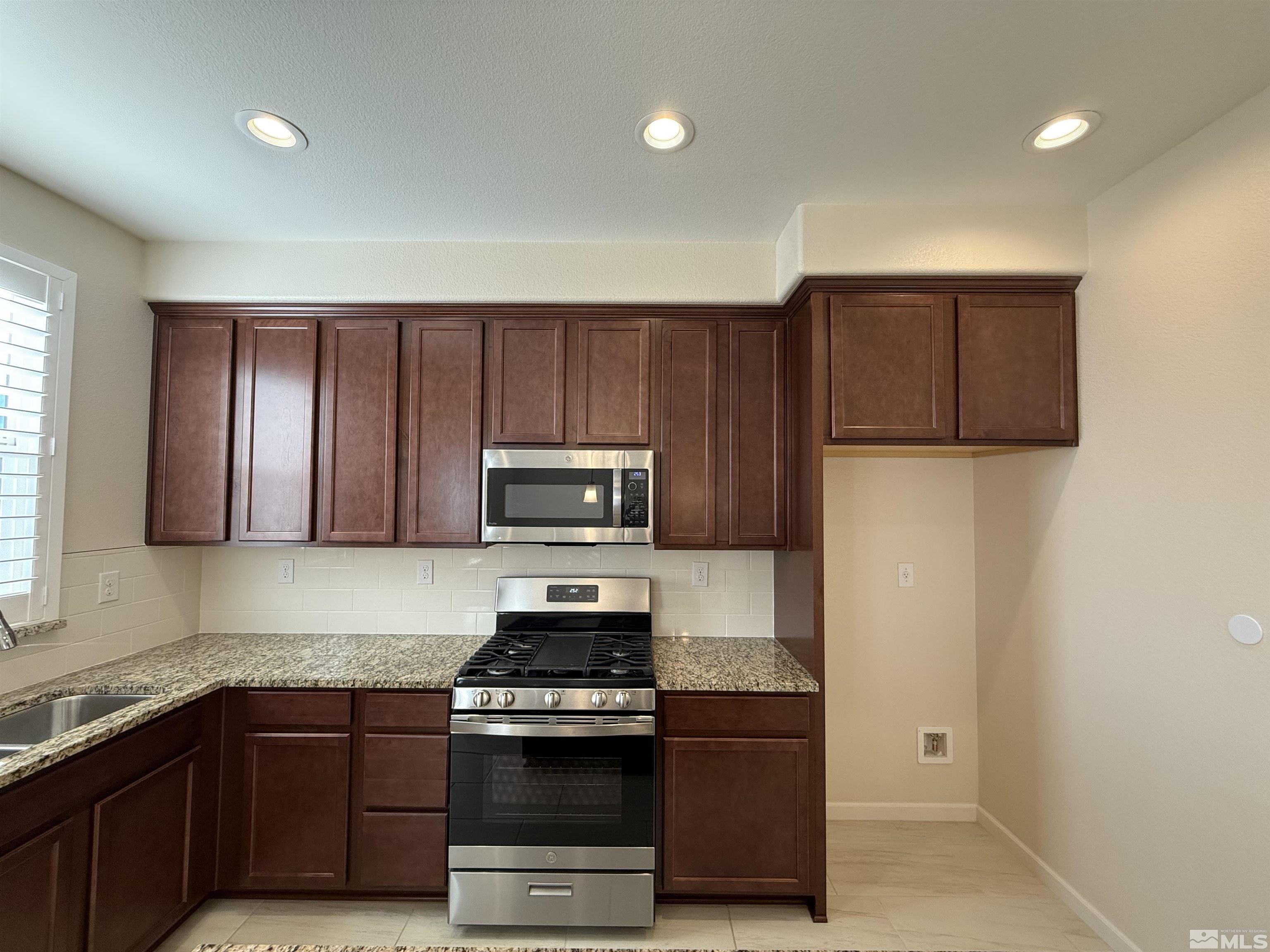 Photo #6: 240011903 Listing 