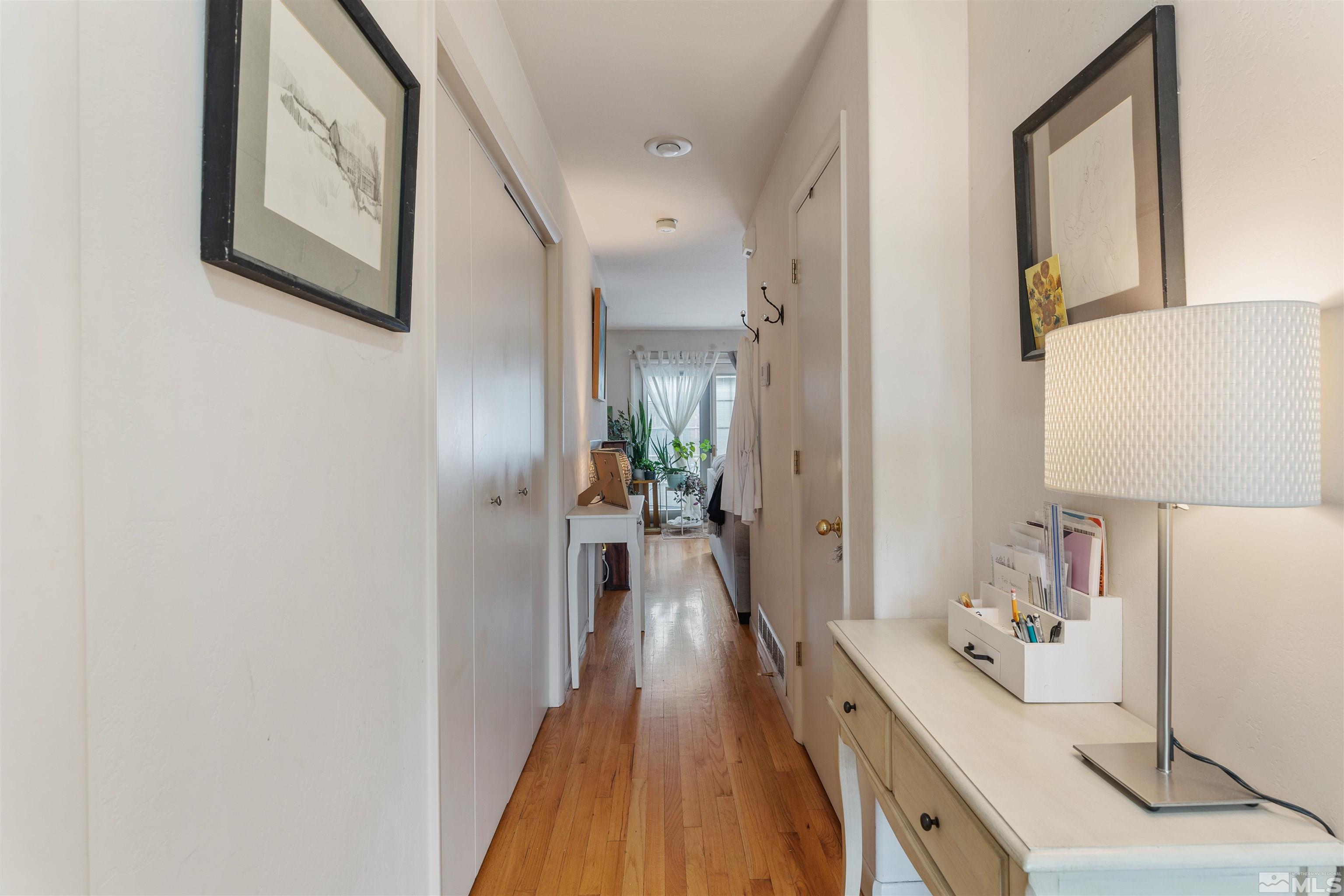 Photo #2: 240011973 Listing 