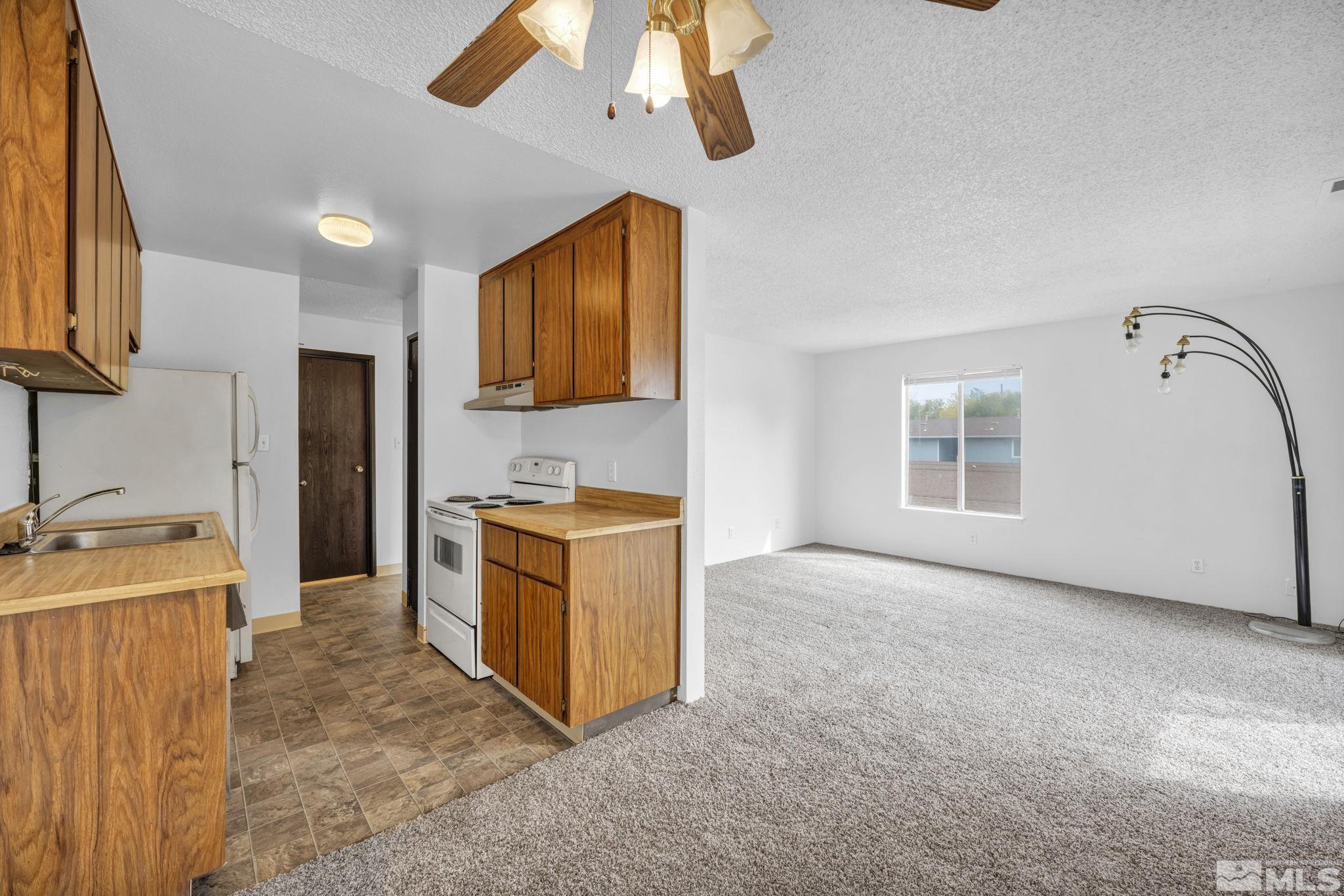 Photo #2: 240011995 Listing 