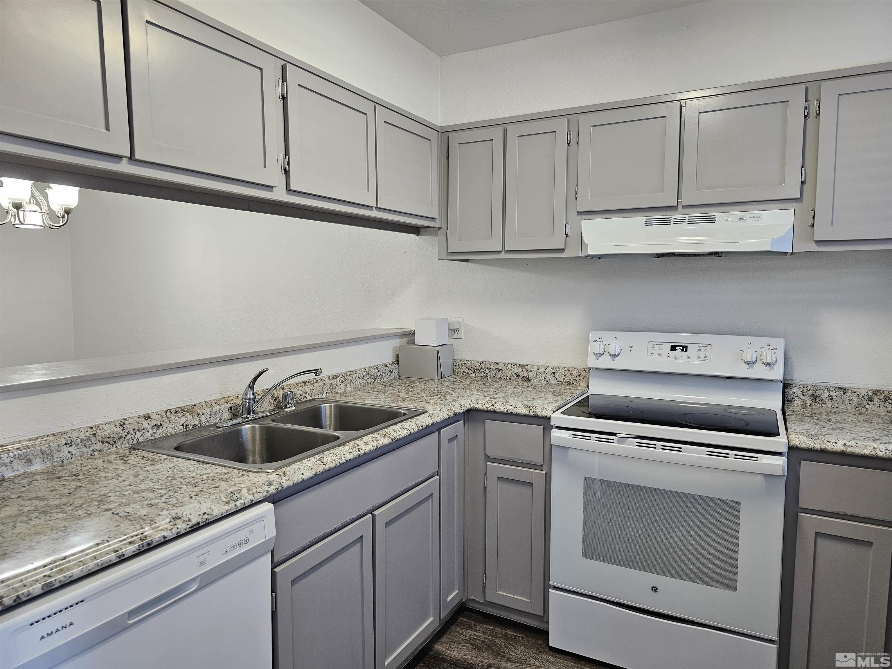 Photo #3: 240012115 Listing 