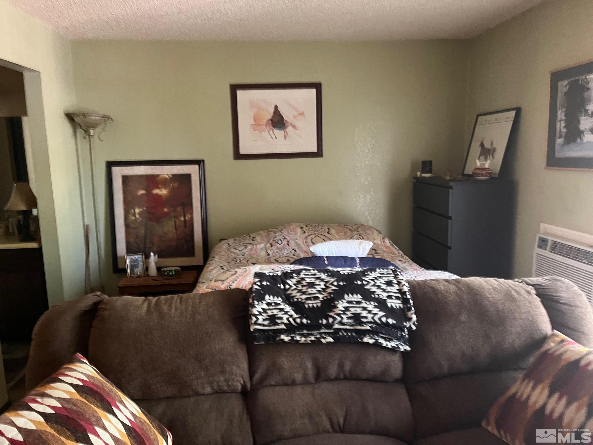 Photo #2: 240012323 Listing 