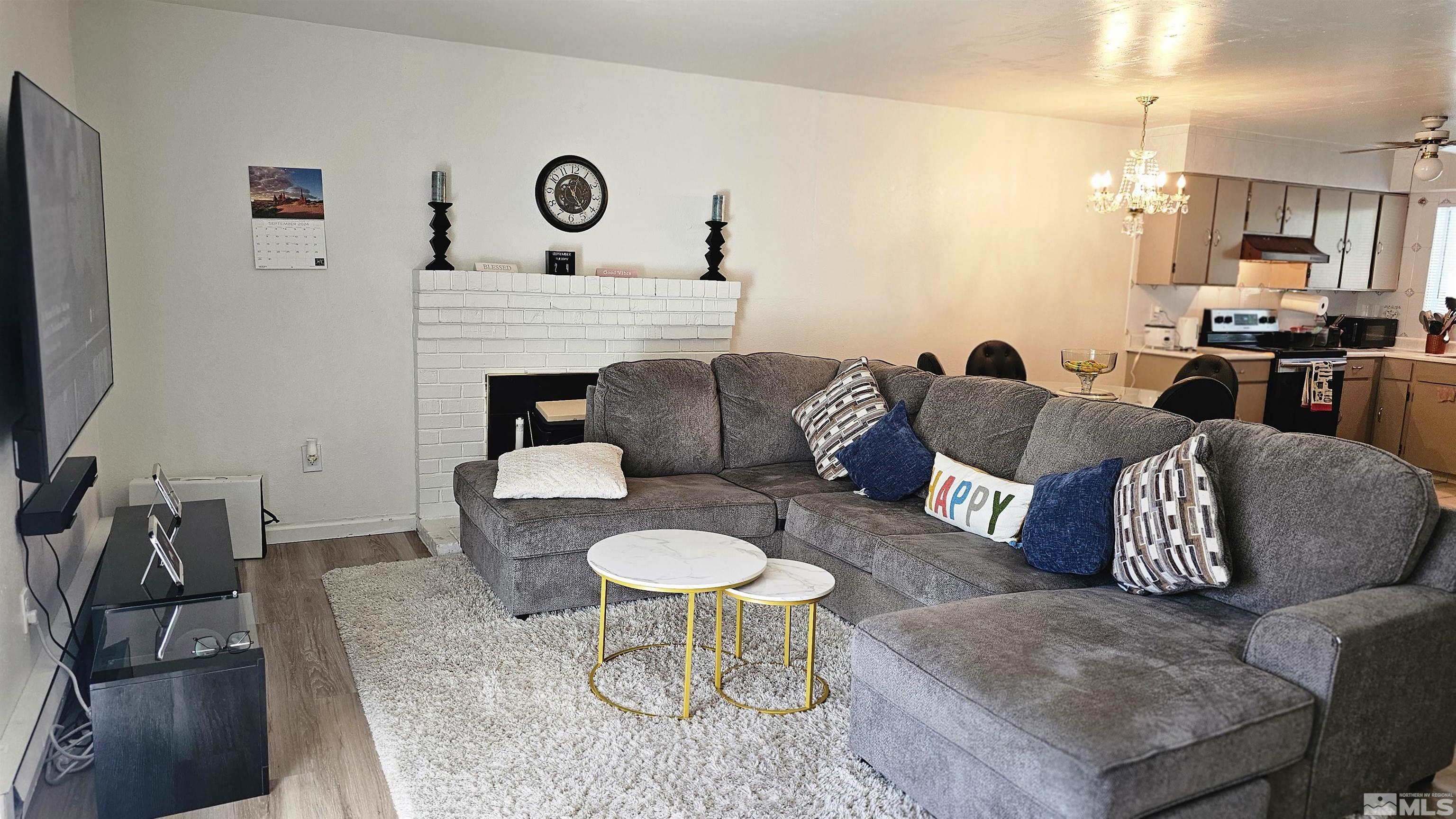 Photo #3: 240012403 Listing 