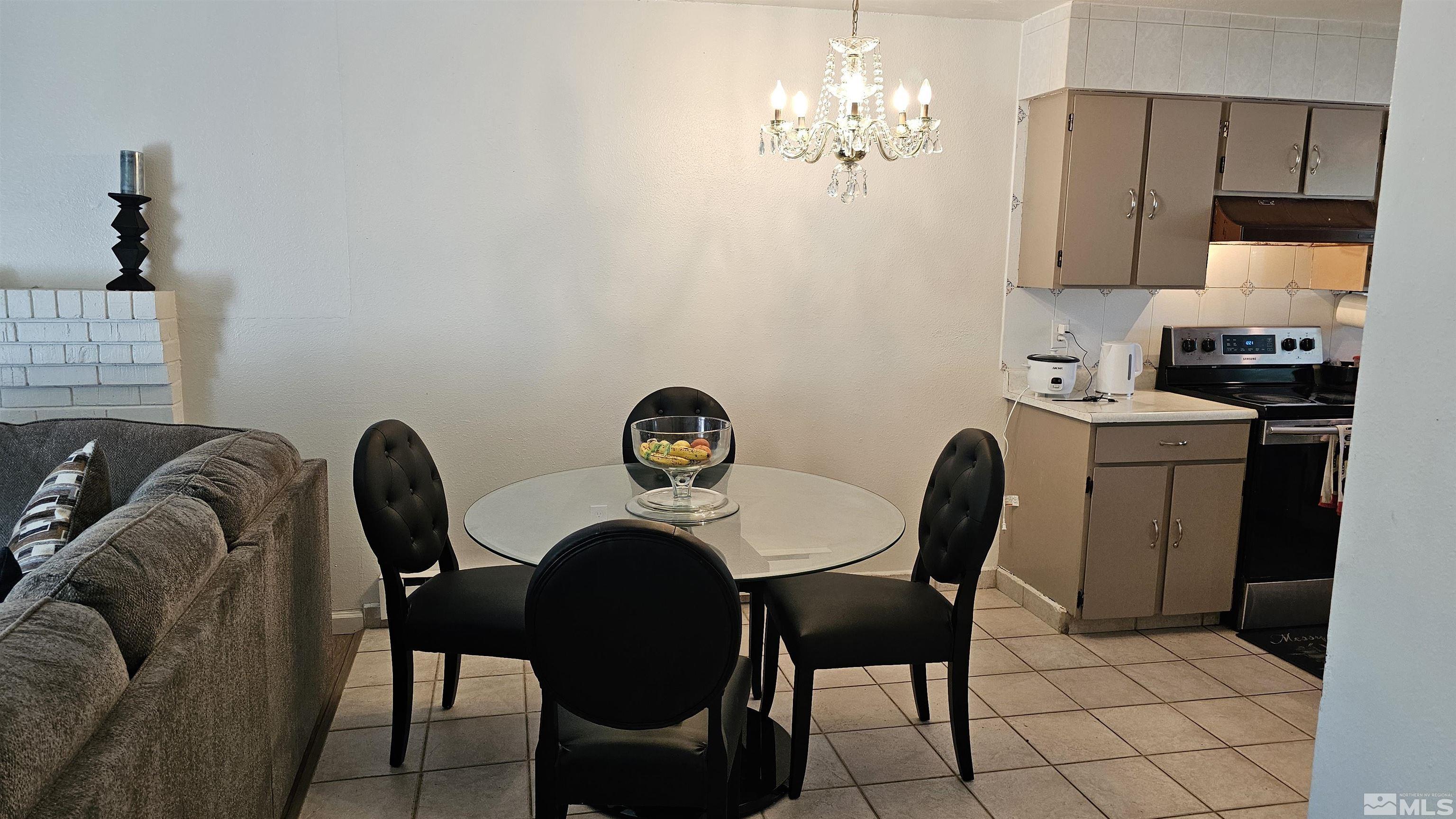 Photo #5: 240012403 Listing: Photo #5