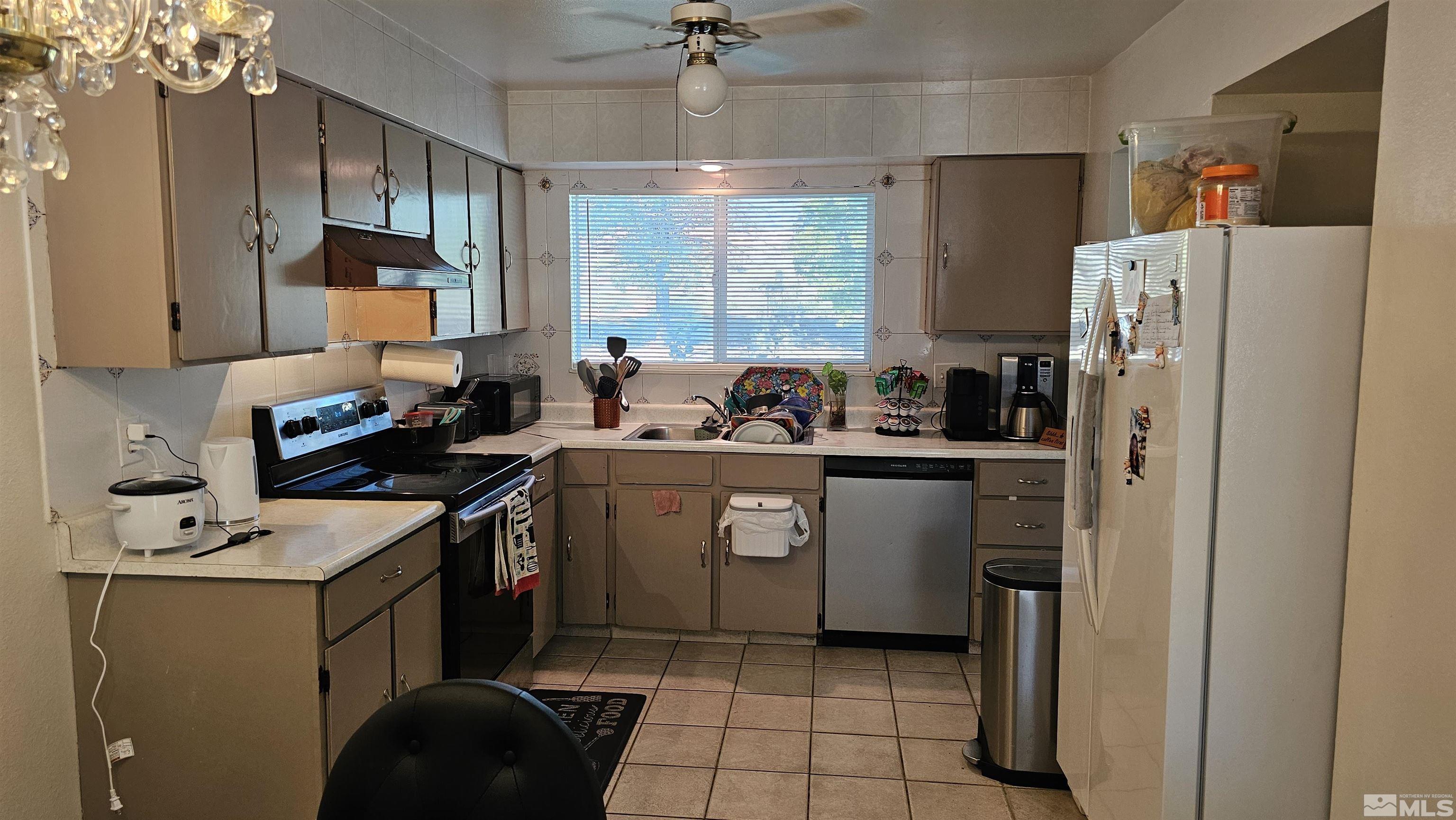 Photo #7: 240012403 Listing: Photo #7