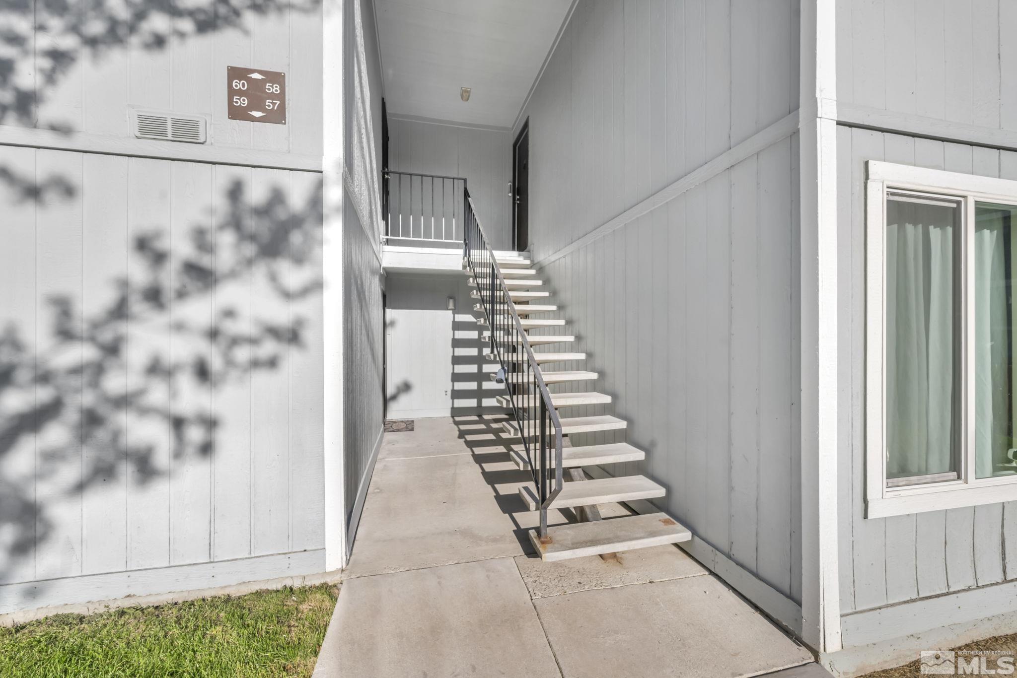 Photo #2: 240012453 Listing 
