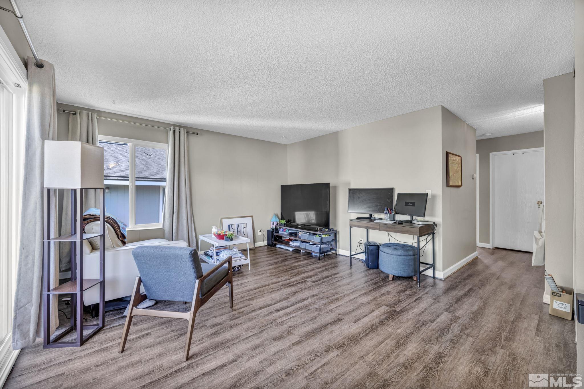 Photo #8: 240012453 Listing: Photo #8