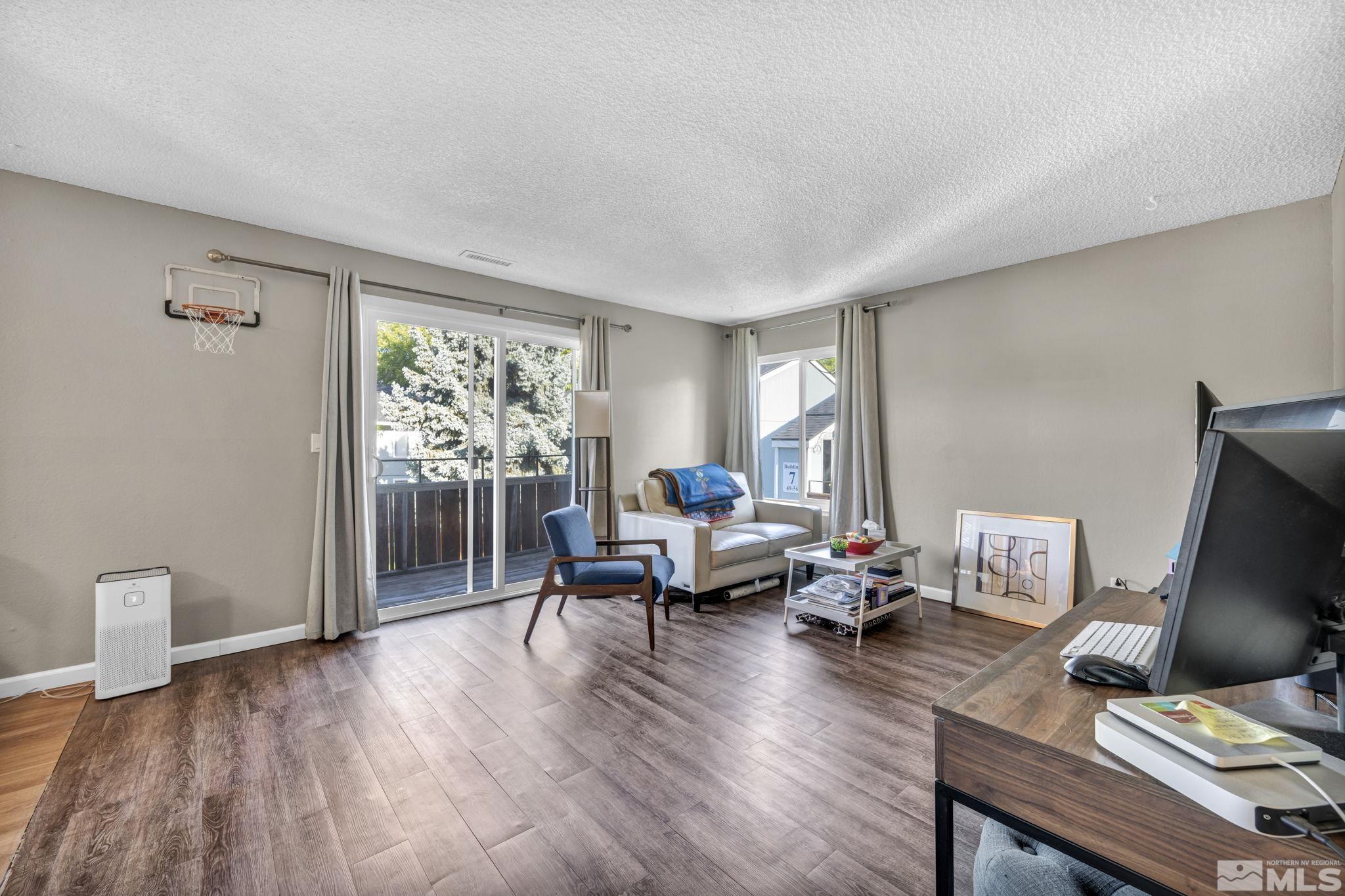 Photo #9: 240012453 Listing: Photo #9