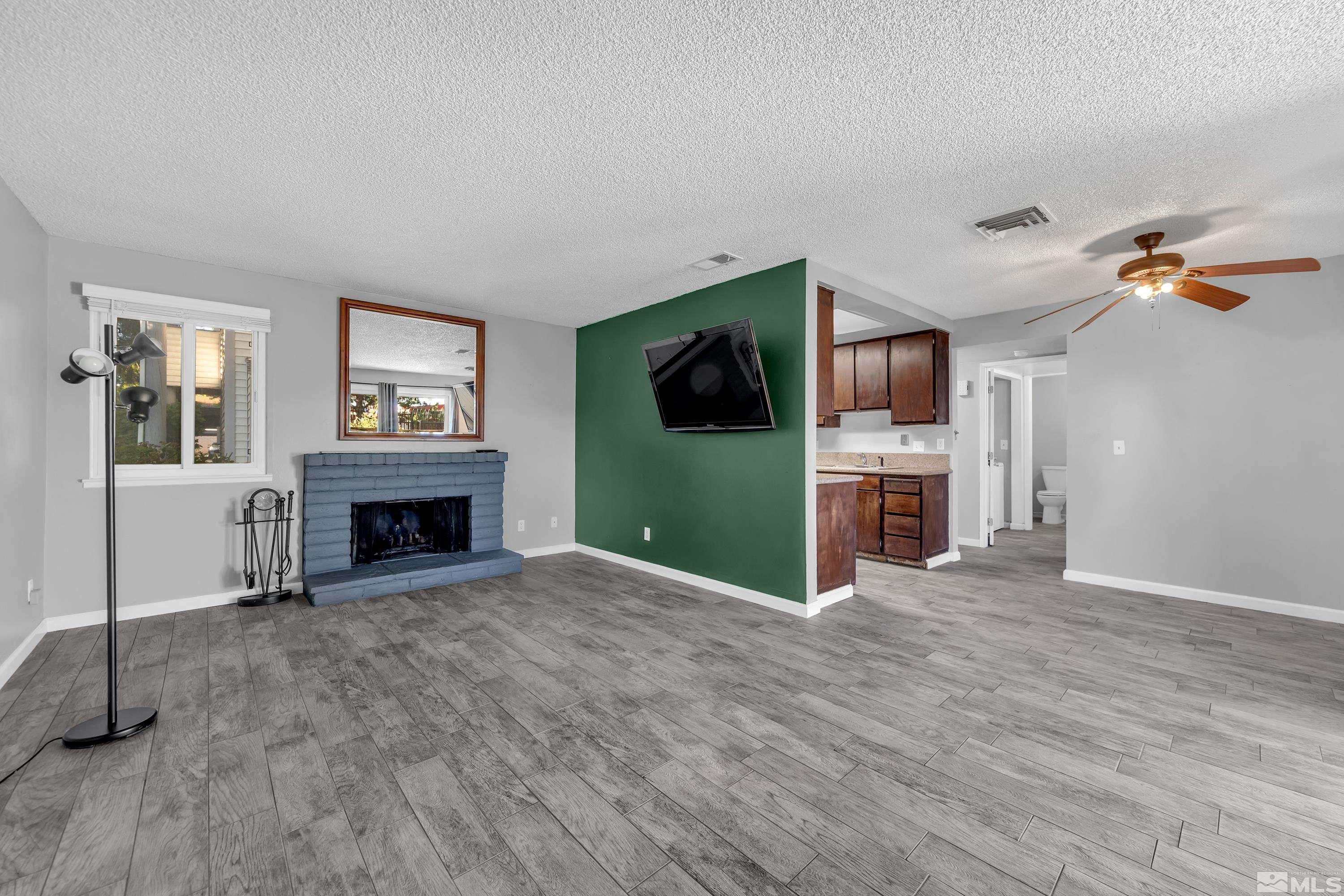 Photo #4: 240012545 Listing 