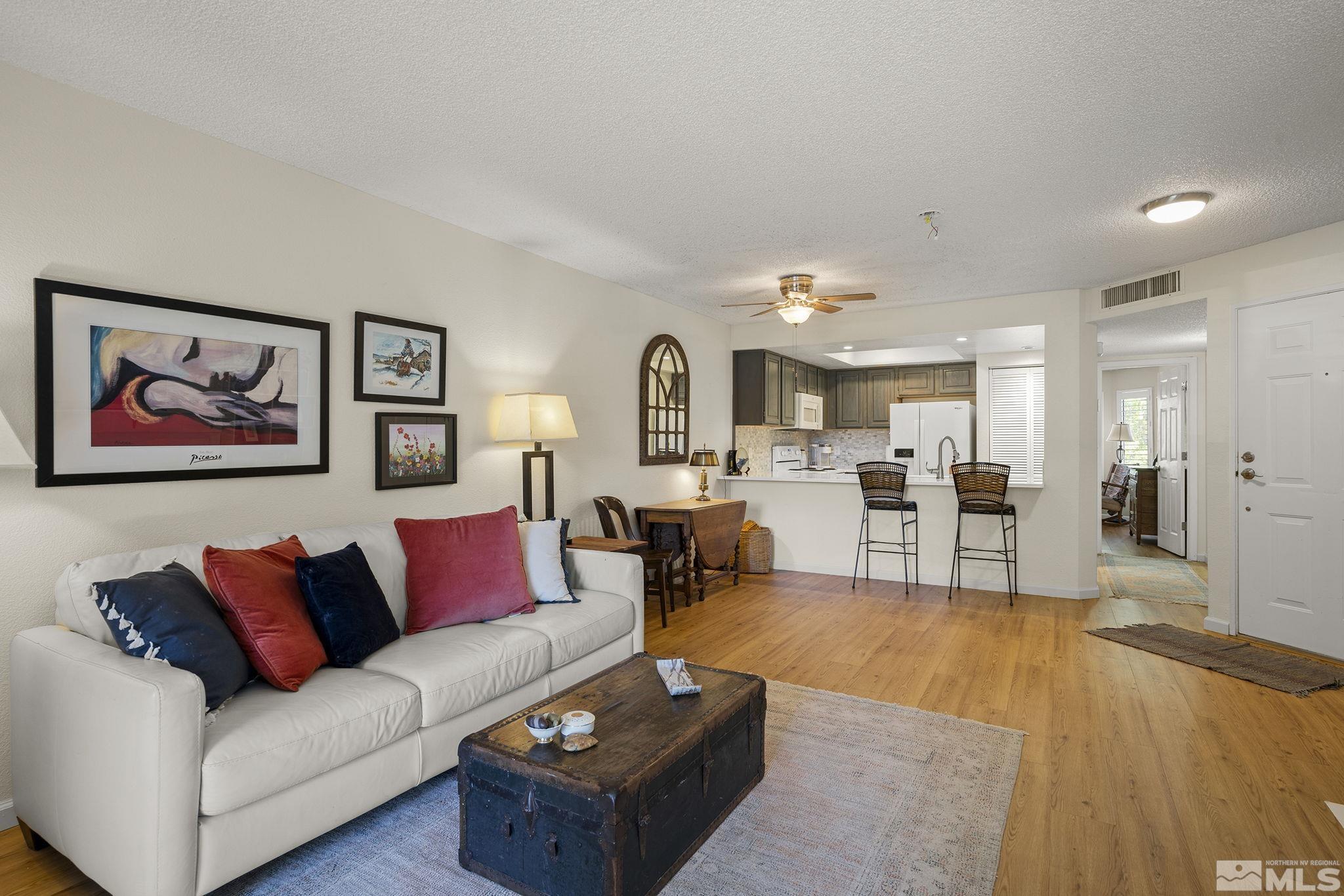 Photo #5: 240012568 Listing 