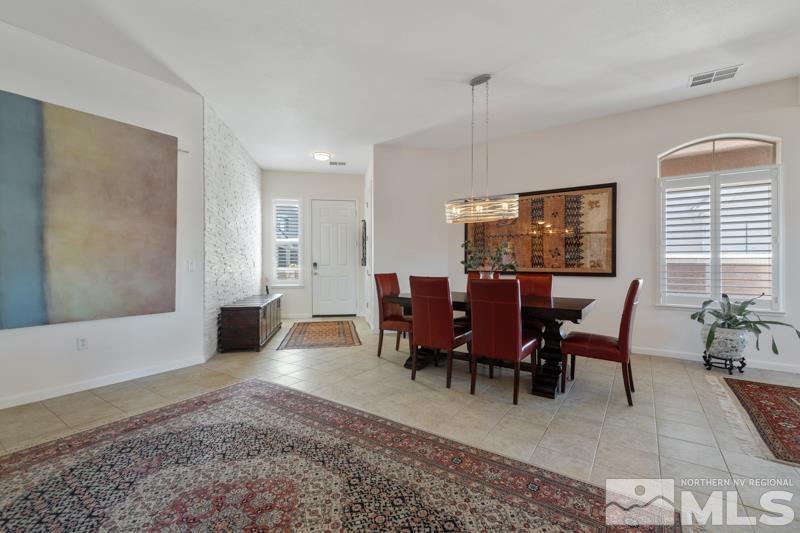 Photo #2: 240012571 Listing 