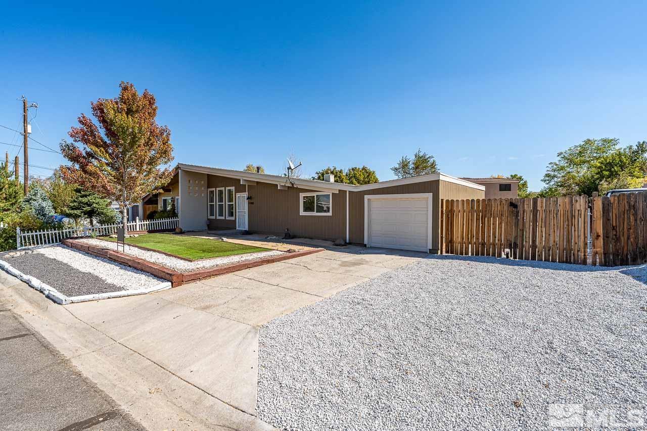 Photo #4: 240012600 Listing 
