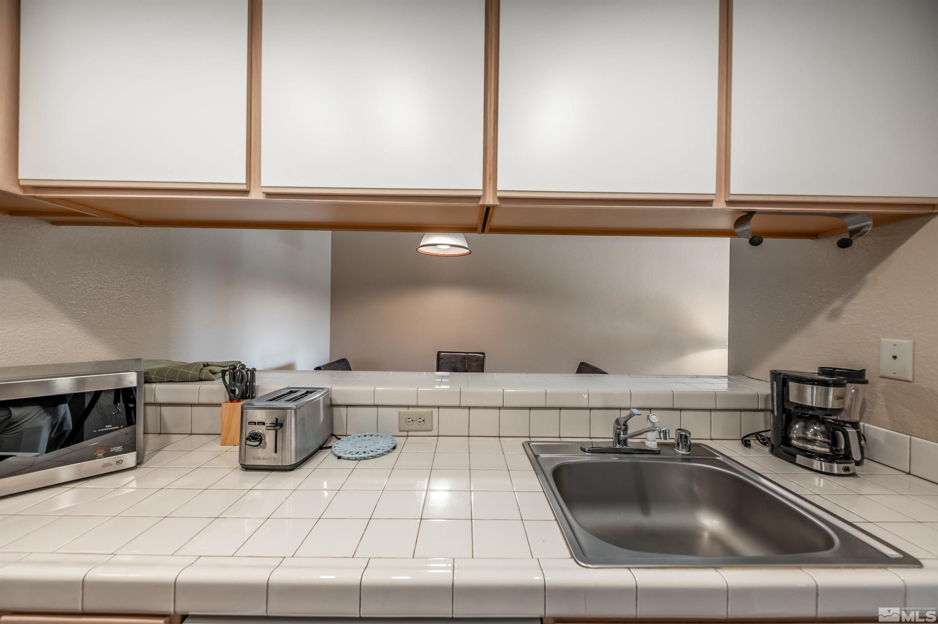 Photo #5: 240012665 Listing 